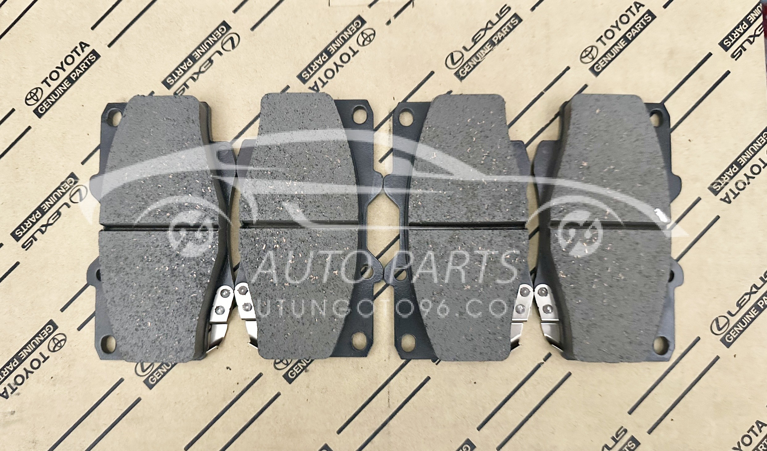 04465-YZZQ5 Bộ má phanh trước Hilux 3.0 2009