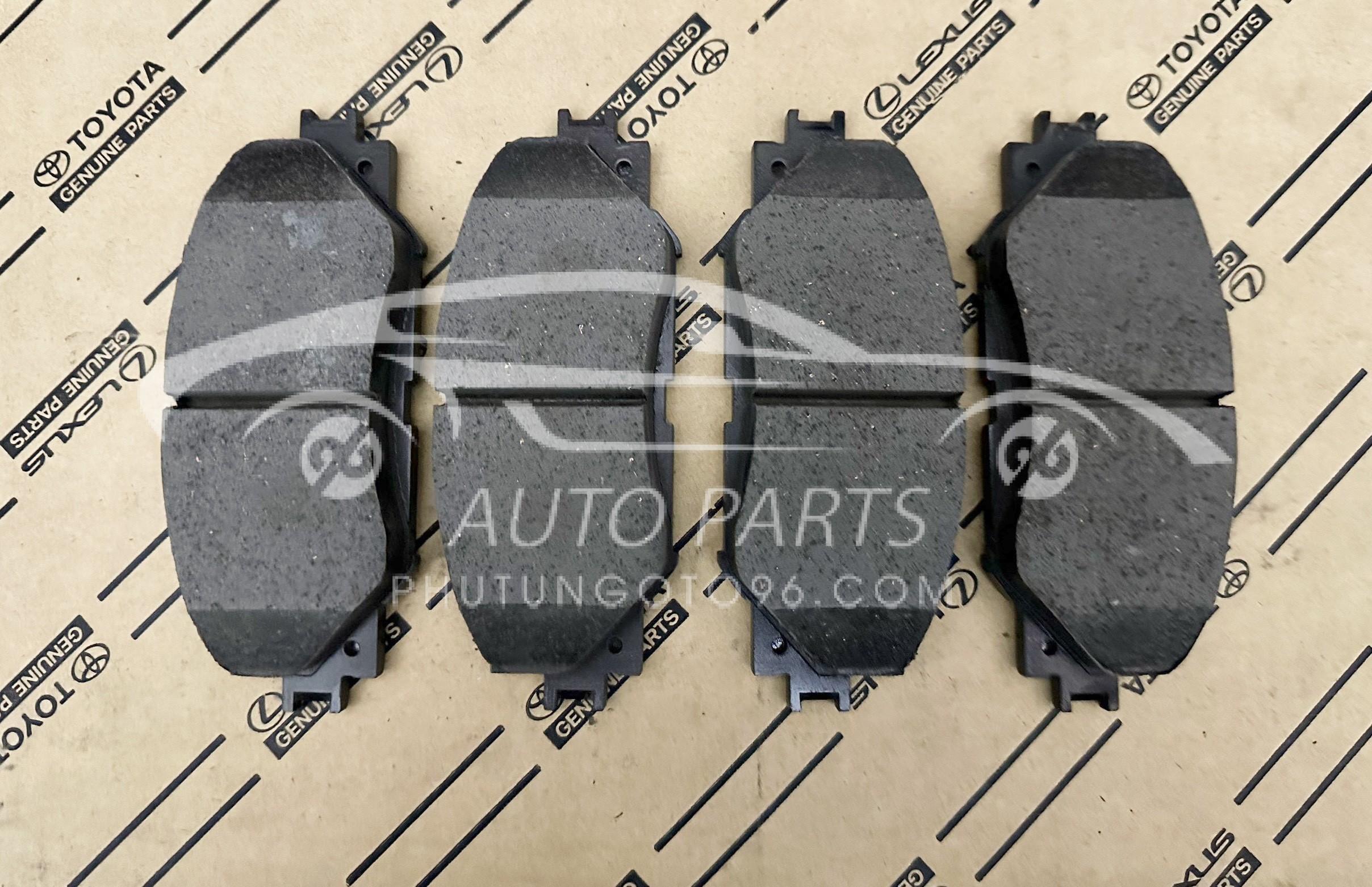 04465-YZZR3 Má phanh trước Altis 2008- 2020, Rav4 2010