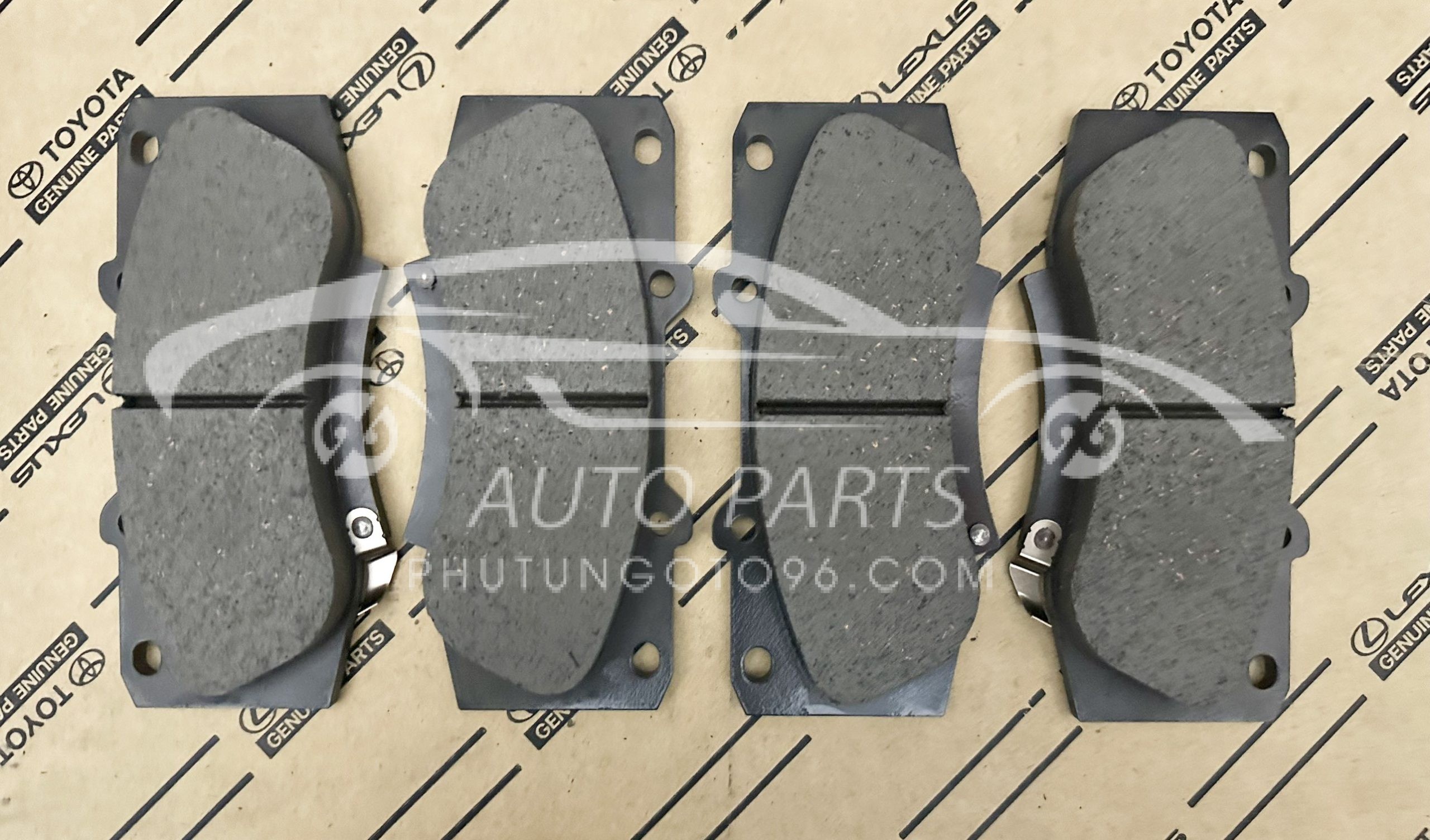 04465-YZZR5 Má phanh trước Hilux 2012-2015