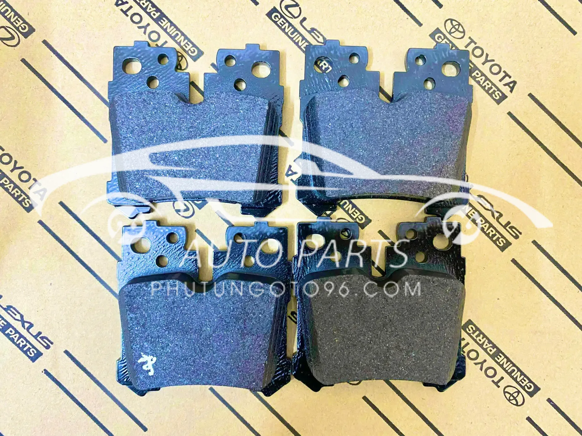 04466-0W020 Má phanh sau Lexus LS460