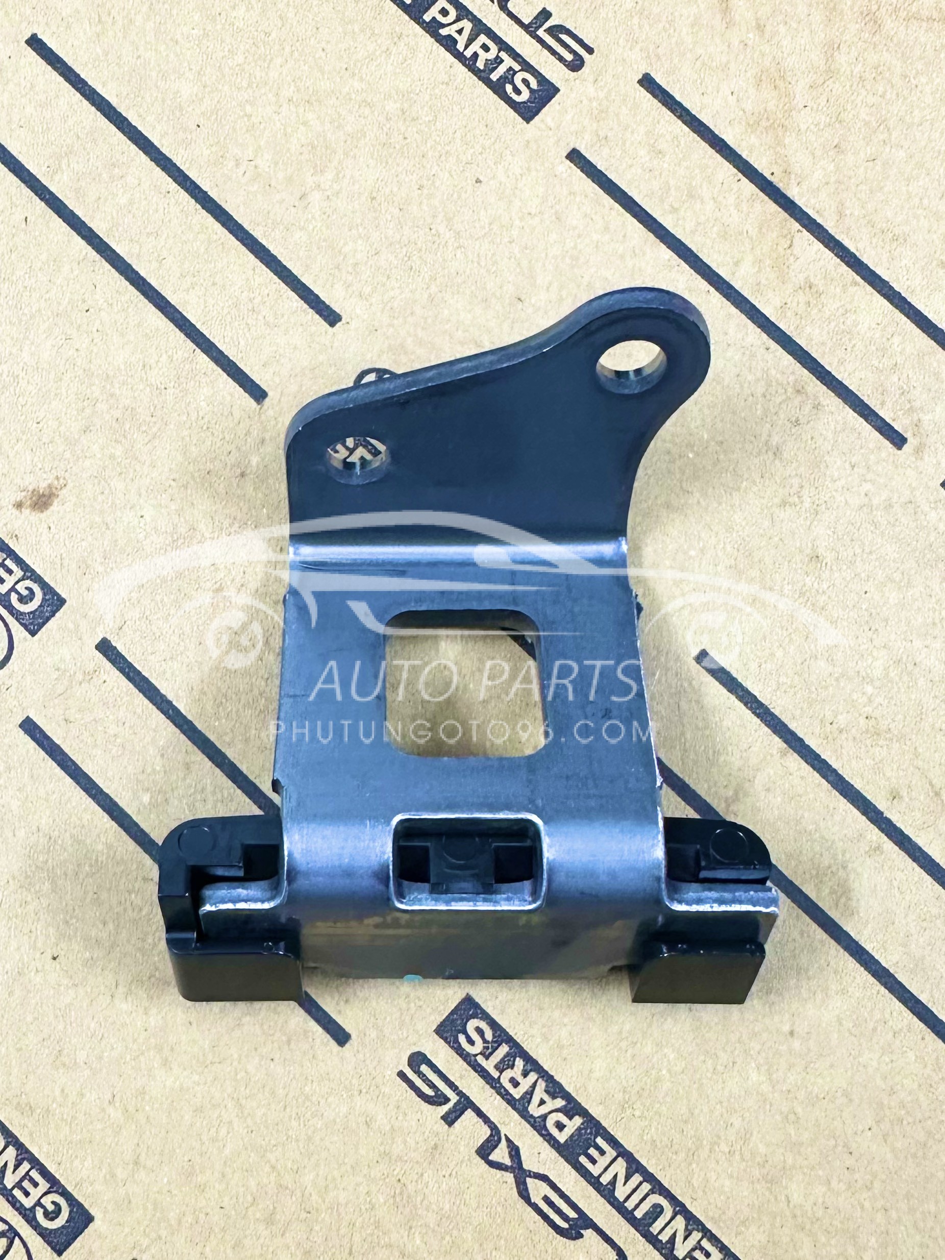 13566-0C020 Tỳ dẫn hướng xích cam Innova - Prado - Hiace