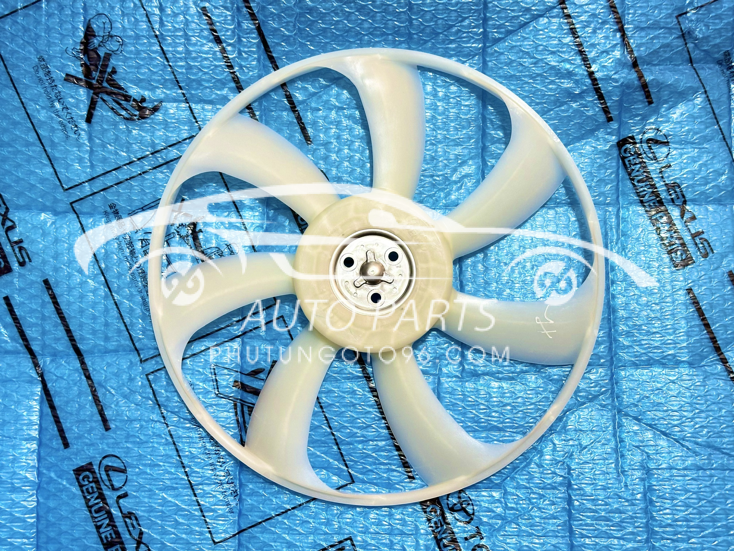 16361-0T540 Cánh quạt két nước Altis