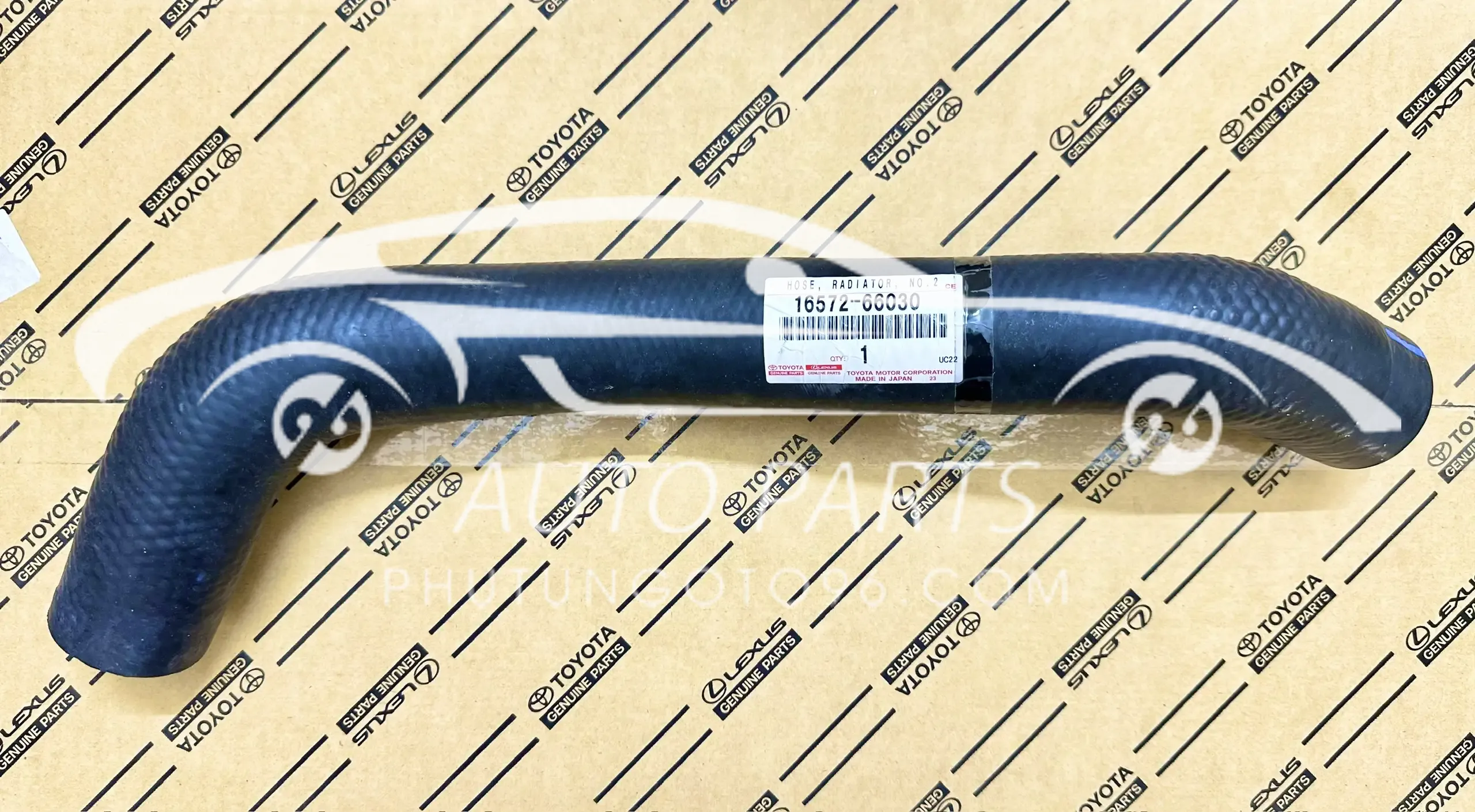 16572-66030 Ống nước vào két nước Land Cruiser