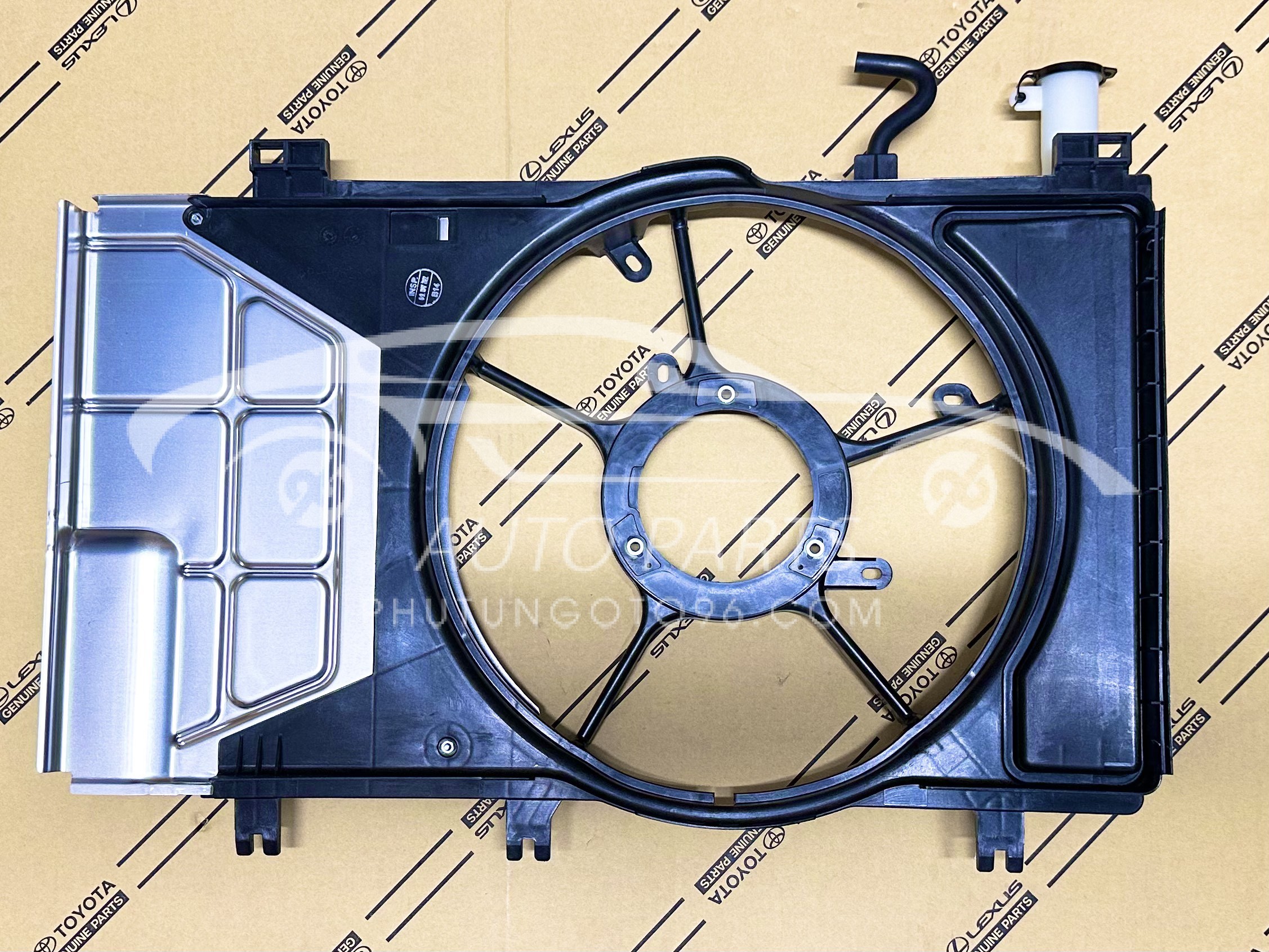 16711-0Y160 Lồng quạt két nước Yaris, Vios 2016 - 2020 (2NR-FE)