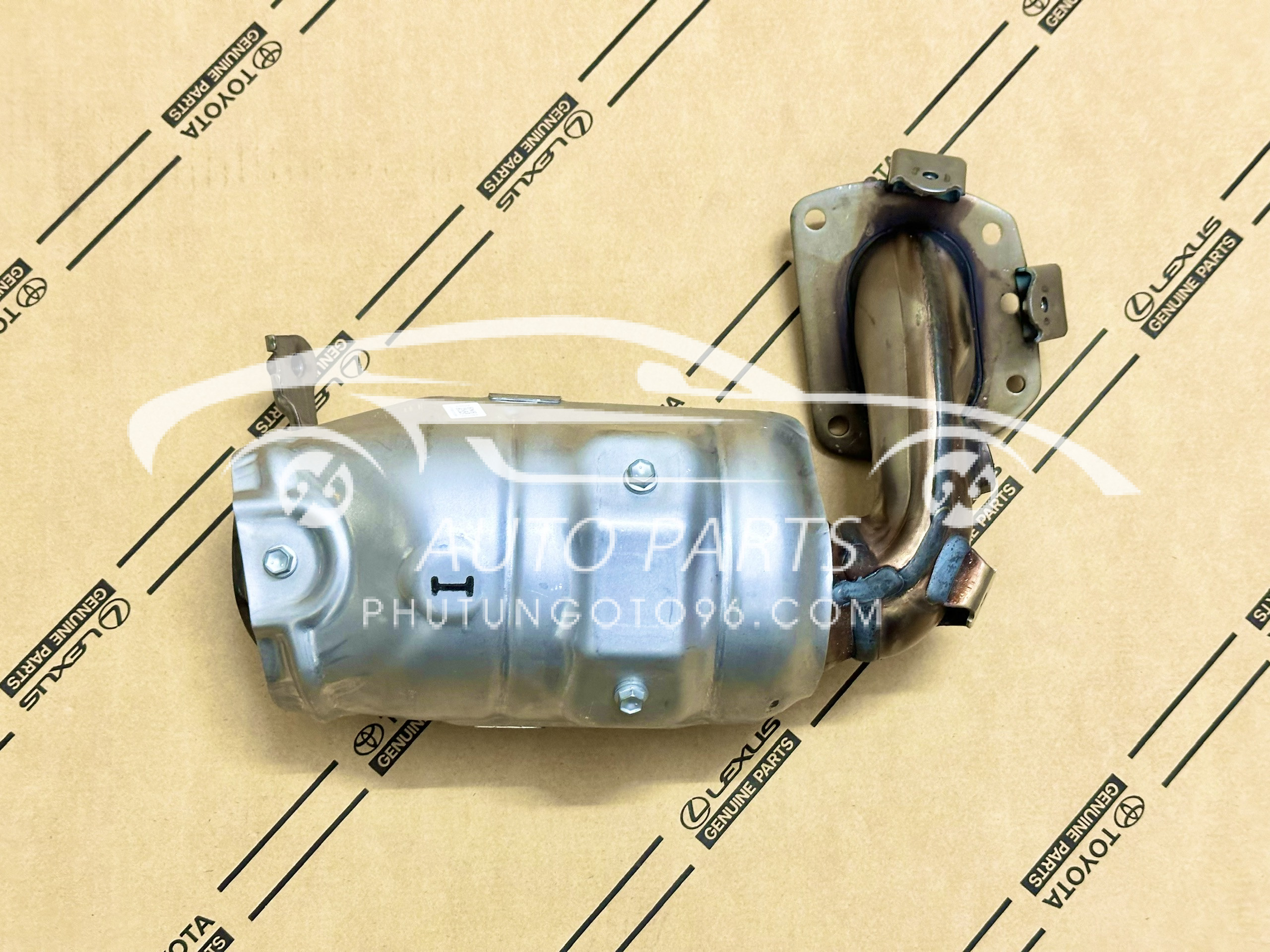 17150-31200 Bầu trung hòa khí xả Lexus RX350 LH