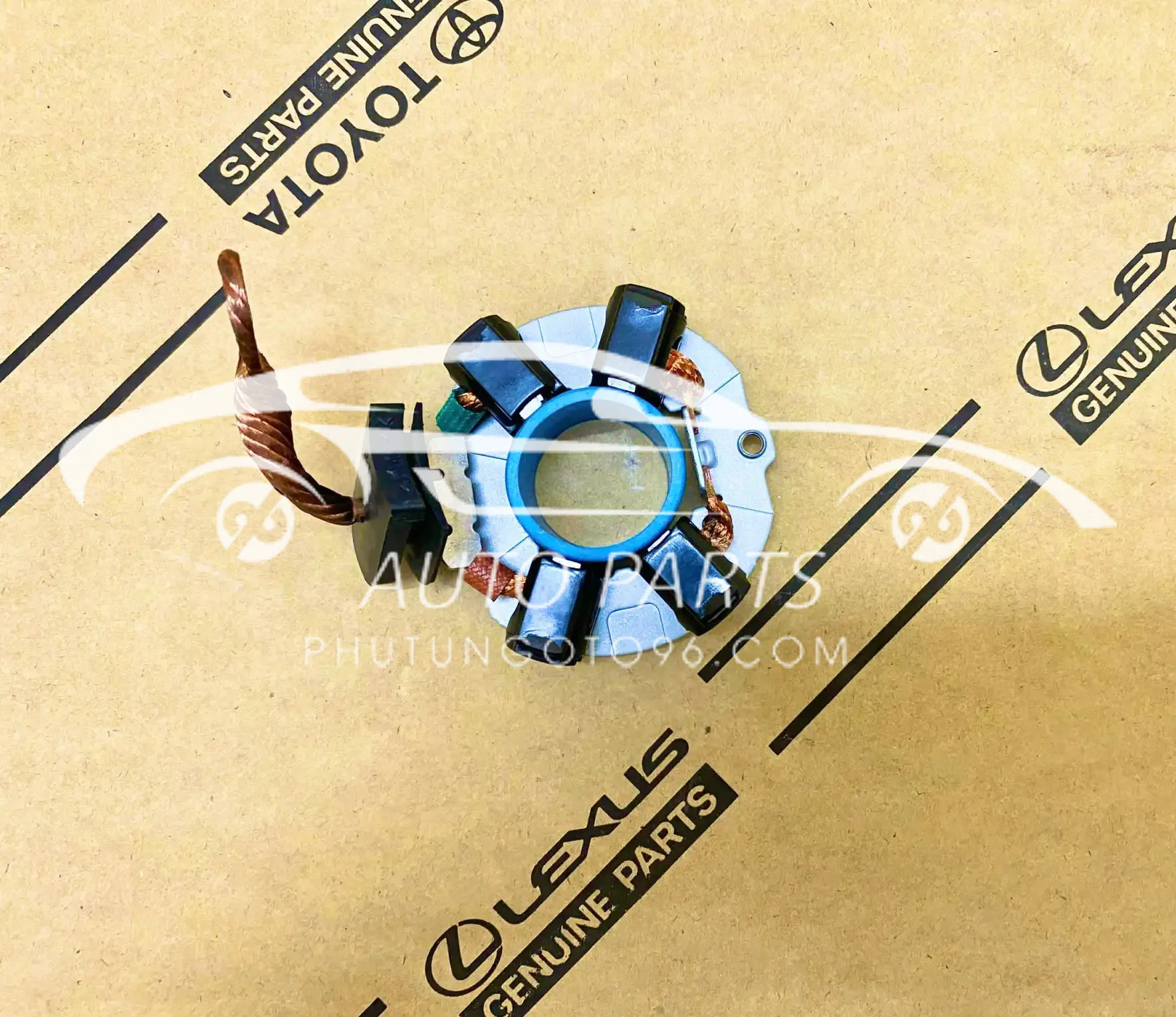 28140-0C080 Chổi than máy đề Innova, Fortuner