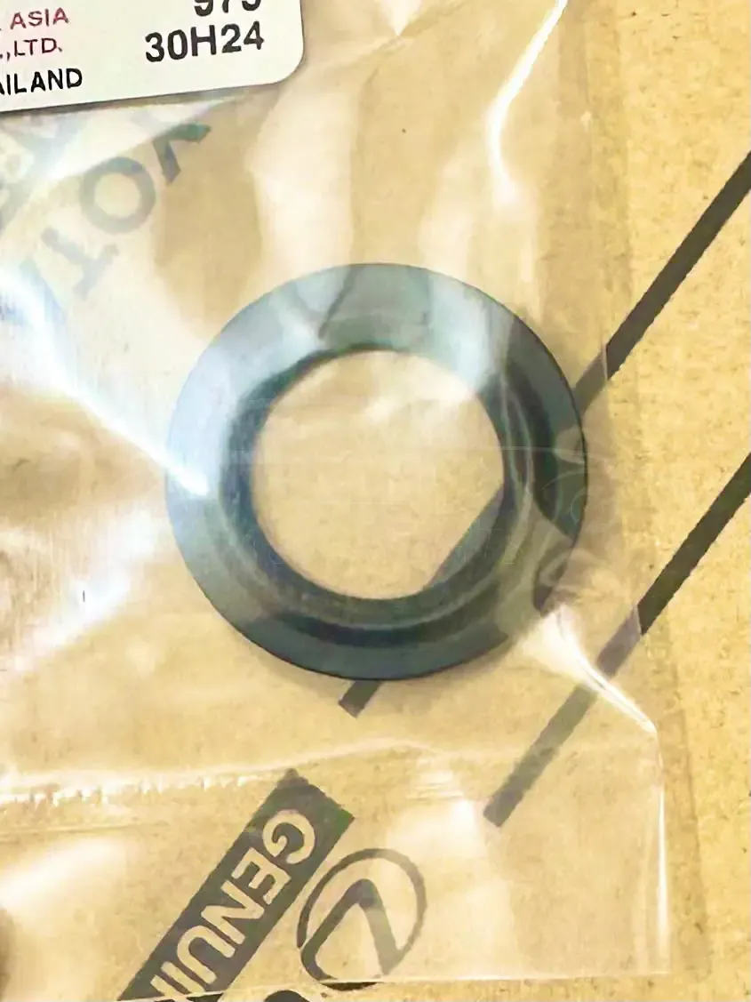 31241-71010 Phớt càng cua gạt bi tê 2KD Fortuner (đầu ông sư)