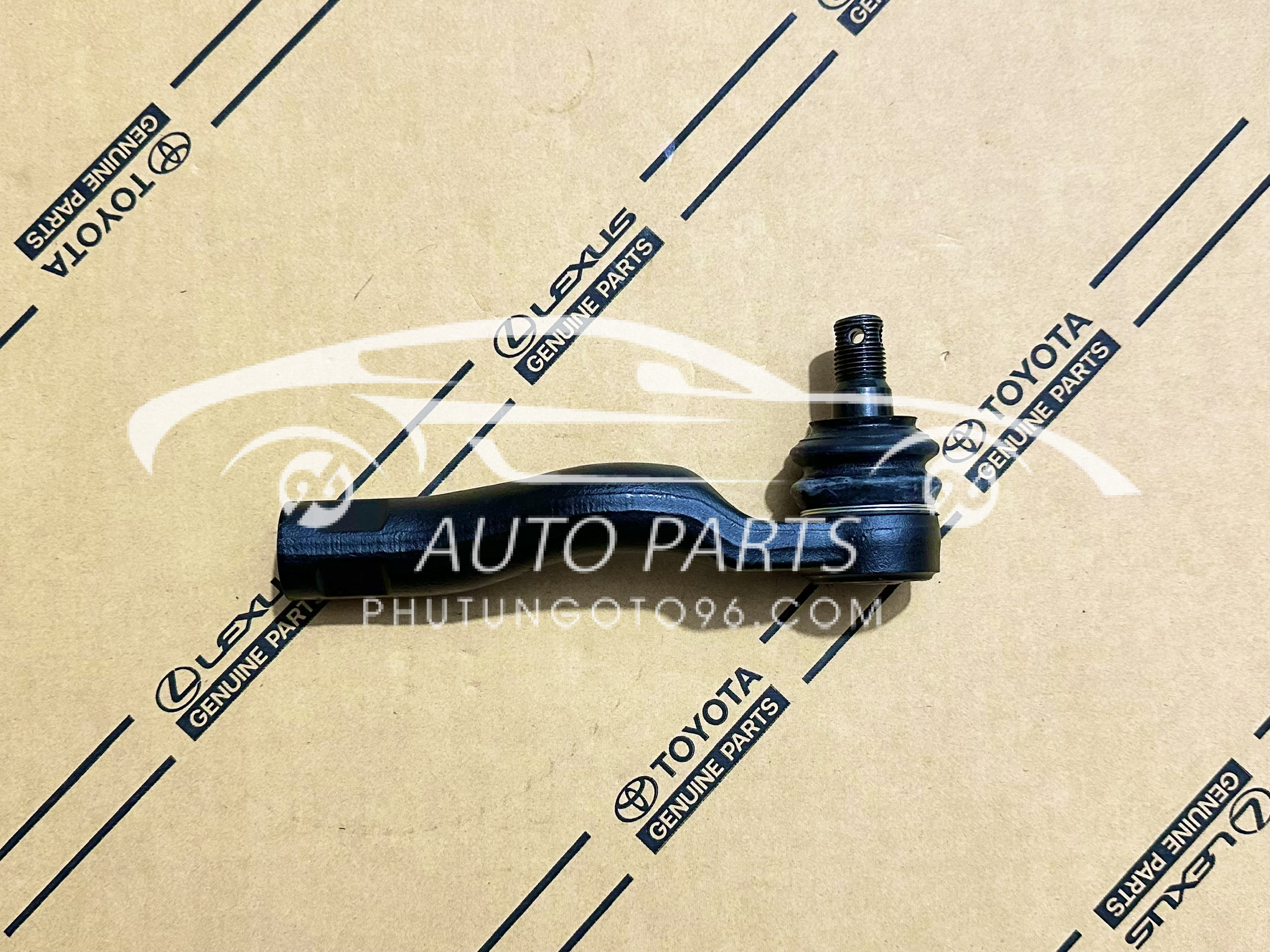 45046-69236 Rô tuyn lái ngoài Lexus 570, LandCruiser RH