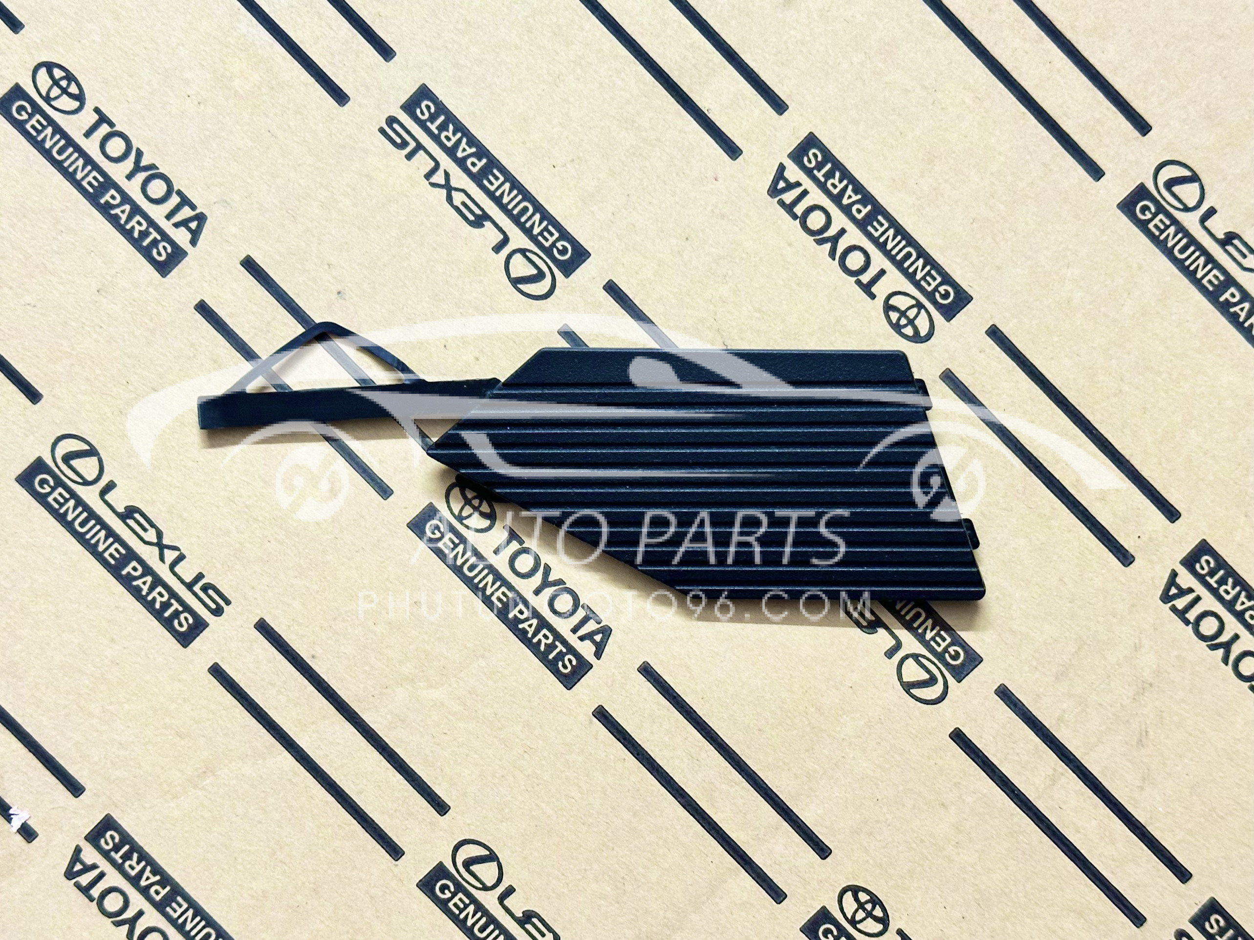 52163-BZ010 Ốp móc kéo sau Avanza Premio