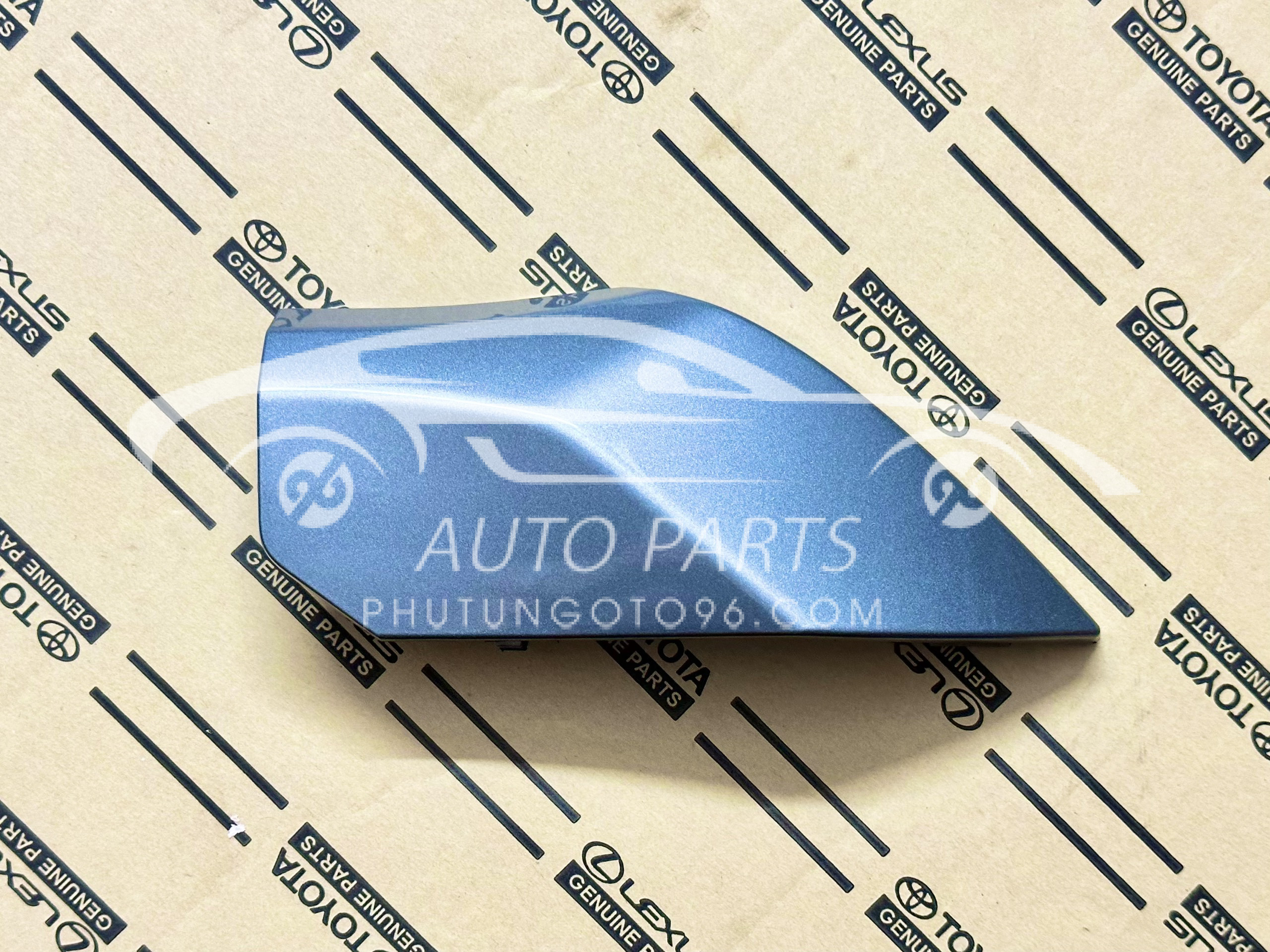 52163-BZ080 Ốp móc kéo cứu hộ sau Veloz Cross RH