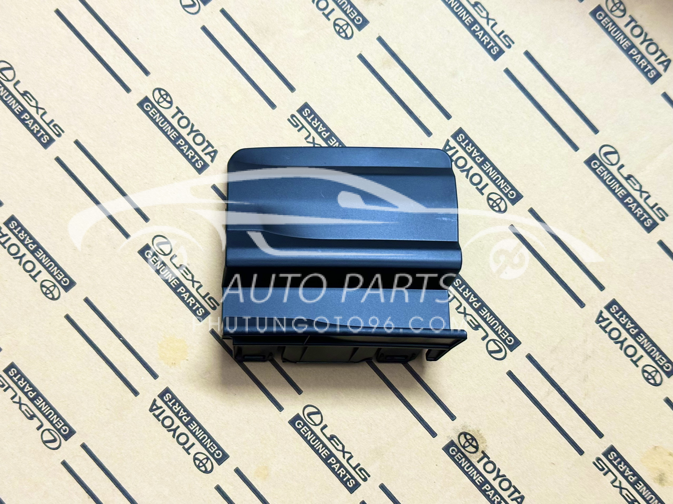 52721-0D290 Ốp móc kéo cứu hộ Yaris, Vios 2019