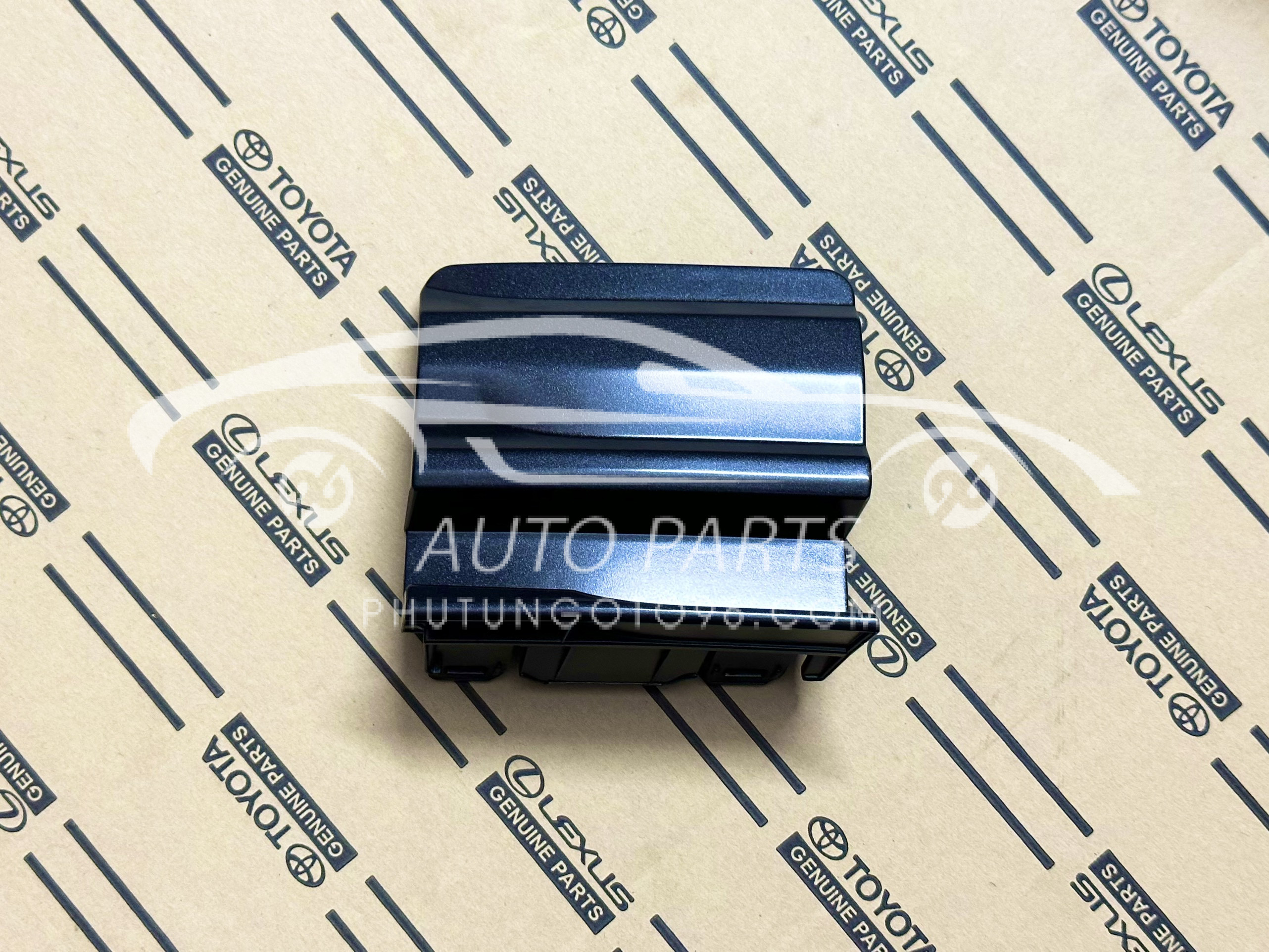 52721-0D300 Ốp móc kéo cứu hộ Yaris, Vios 2019