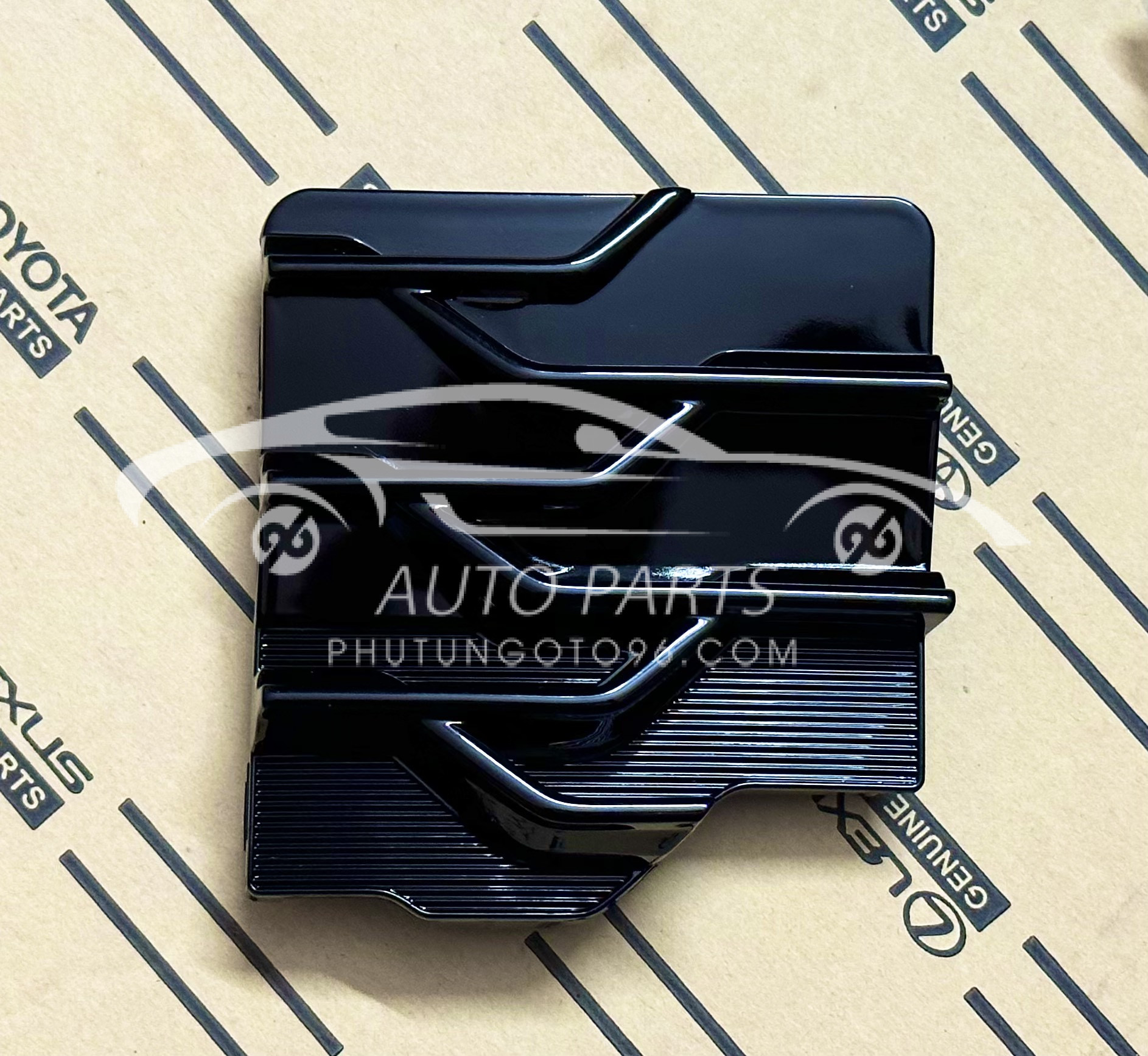 52721-0D450 Ốp móc kéo cứu hộ Yaris 2016-2019