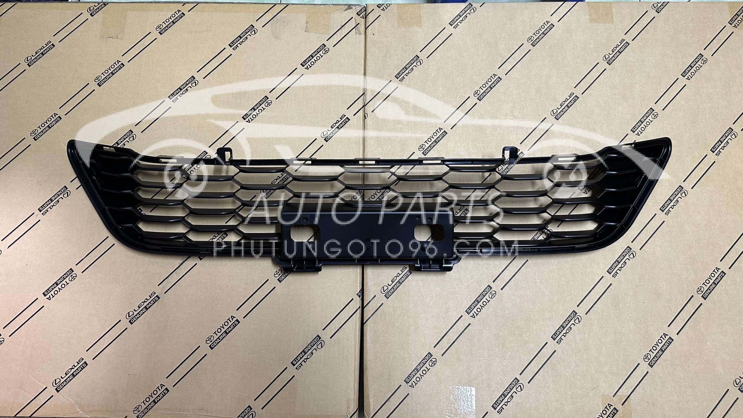 53112-YP050 Lưới thoáng gió ba đờ xốc trước Hilux 2019