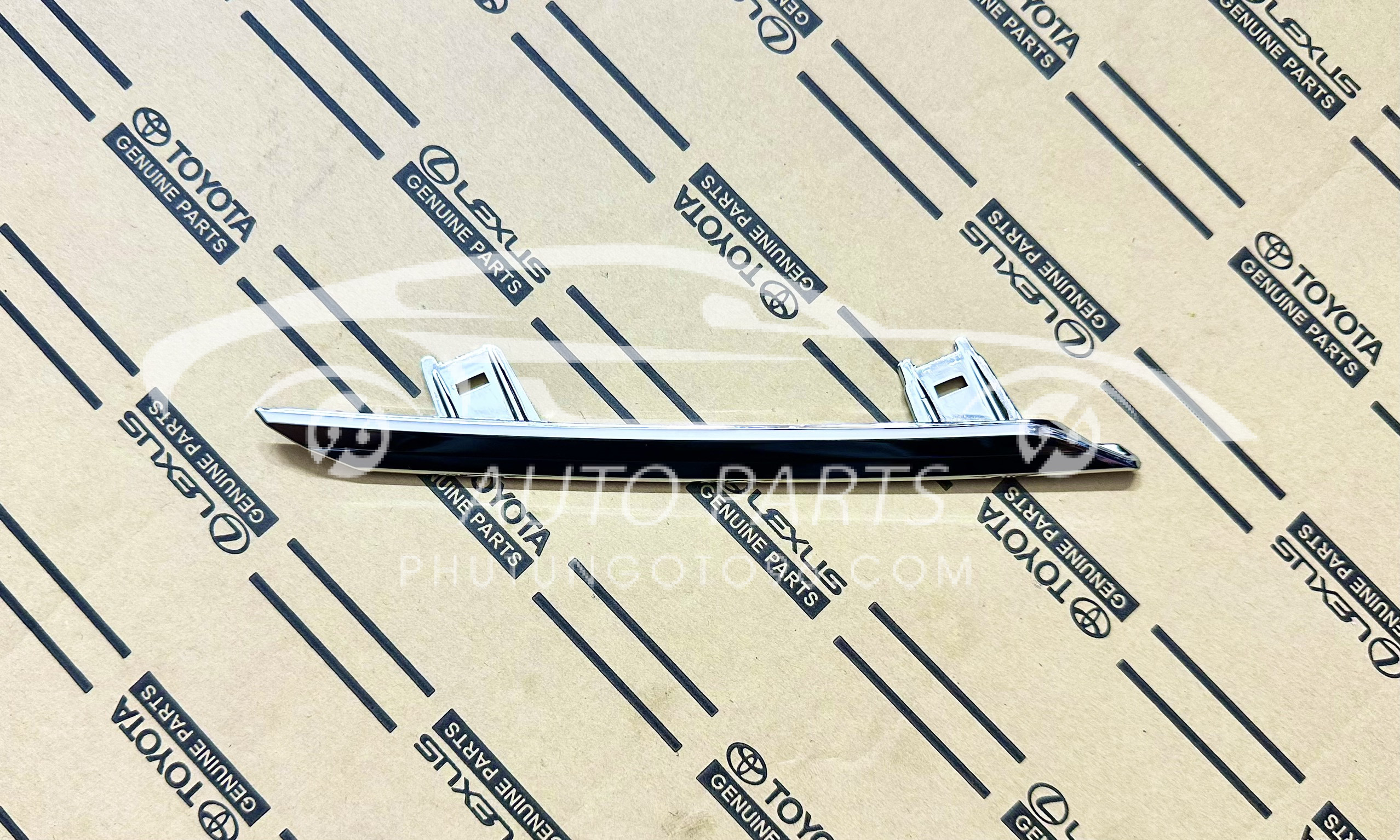 53123-0D050 Nẹp ca lăng Vios, Yaris 2018 RH