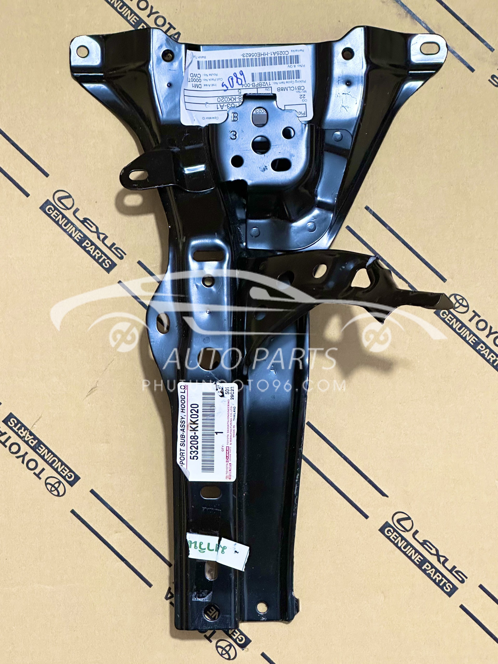 53208-KK020 Xương bắt khóa ca bô Fortuner-Hilux 2017