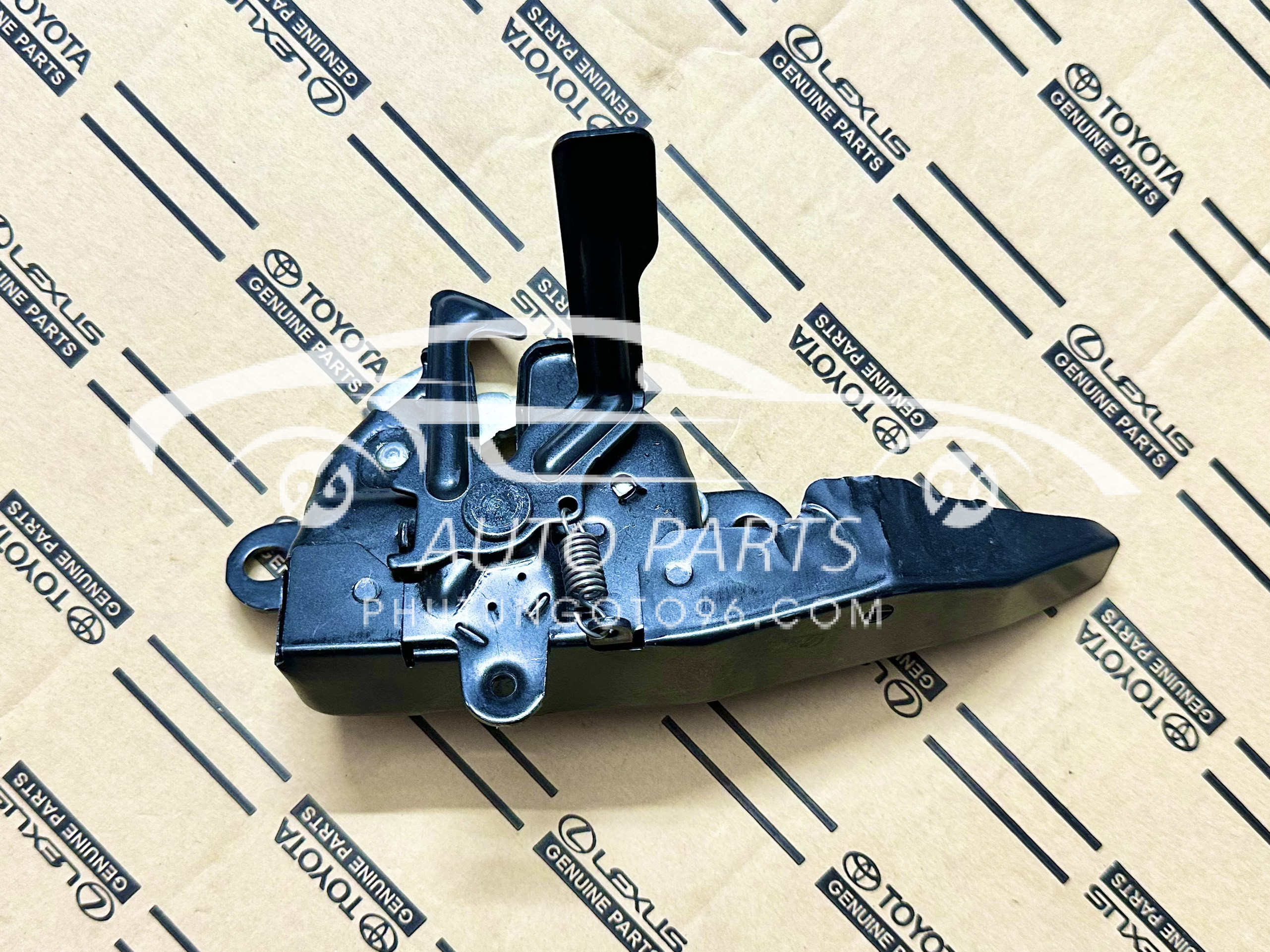 53510-0K450 Khóa ca bô Innova 2013-2016