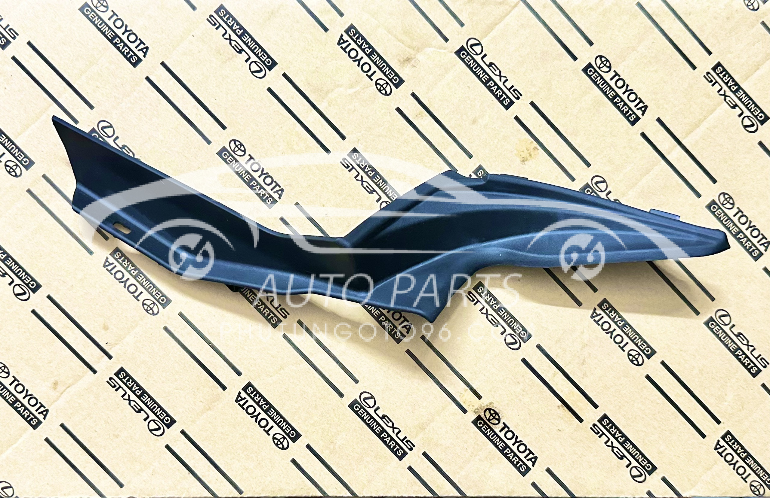 53866-0K080 Ốp nhựa góc chân kính chắn gió Fortuner 2017 RH