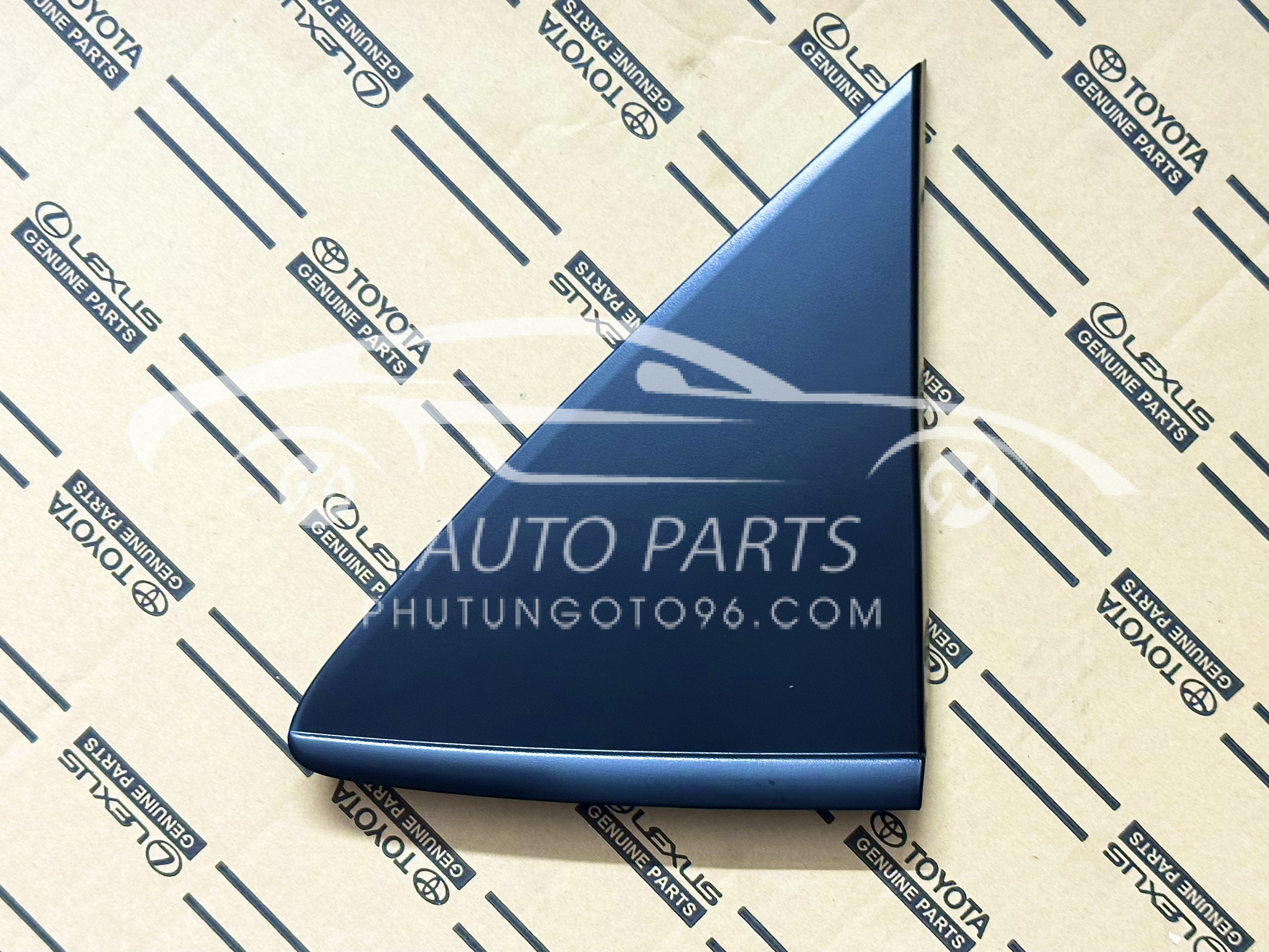 62505-0D110 Ốp tam giác hông Vios 2018 RH