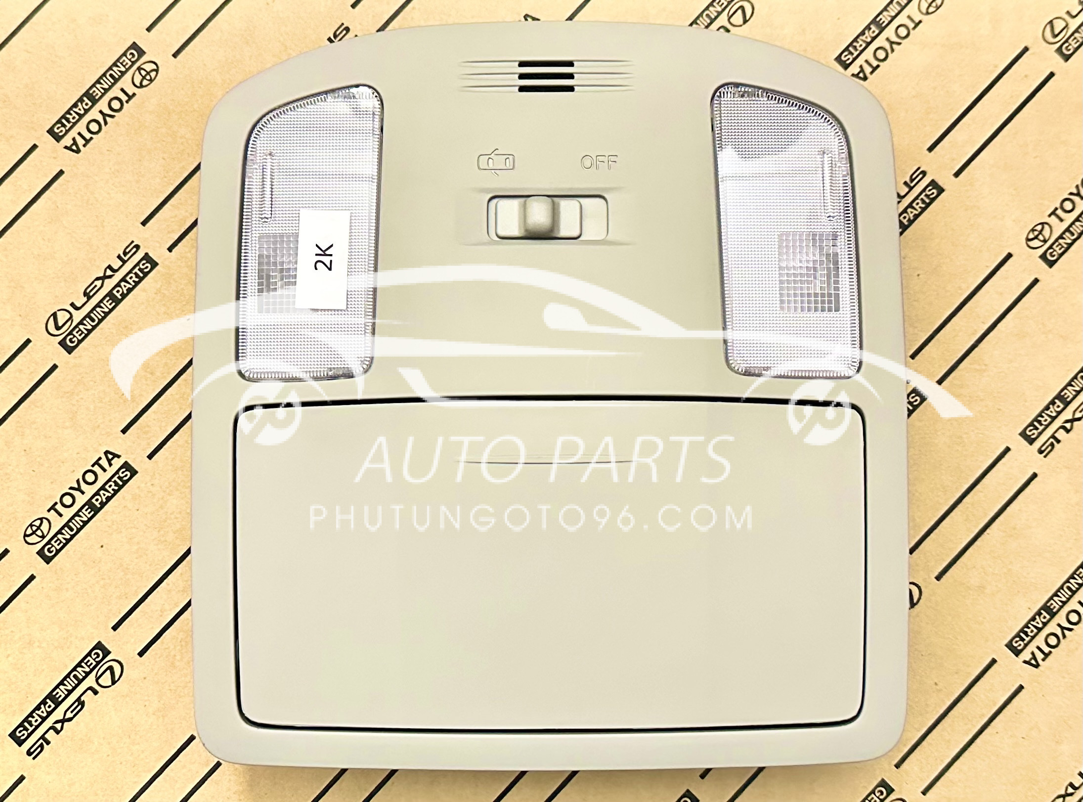 63650-0K581-B0 Đèn trần Fortuner 2017-2020