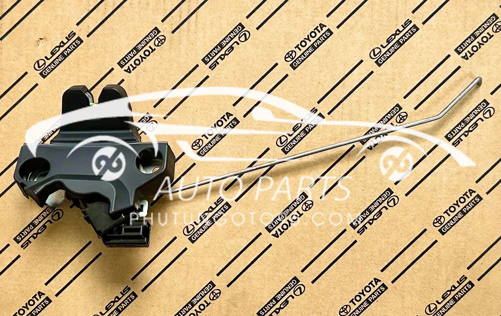 64610-0D080 Cơ cấu khóa ngậm cốp sau Vios