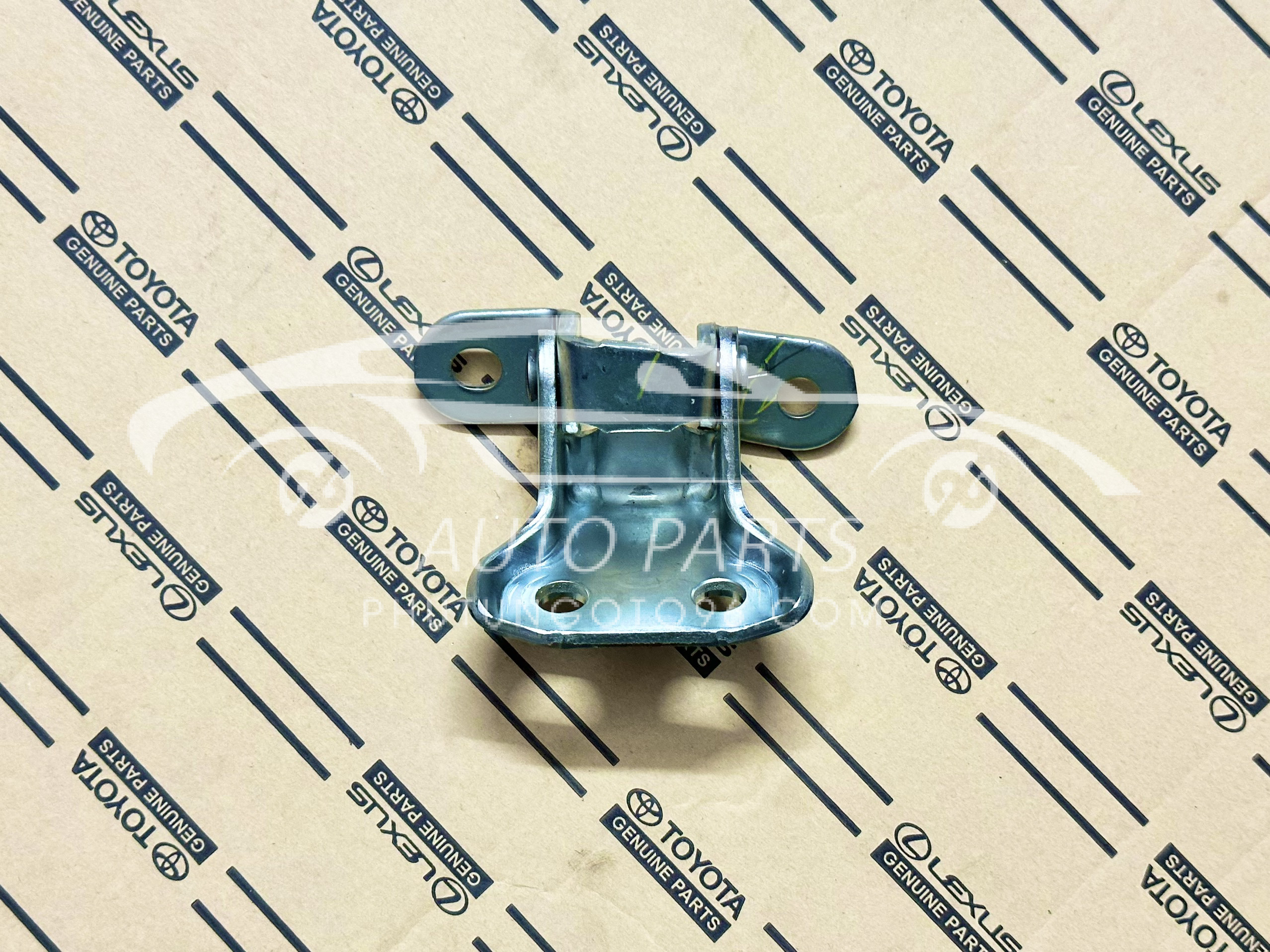 68740-0D040 Bản lề cửa trước dưới Camry, Vios LH