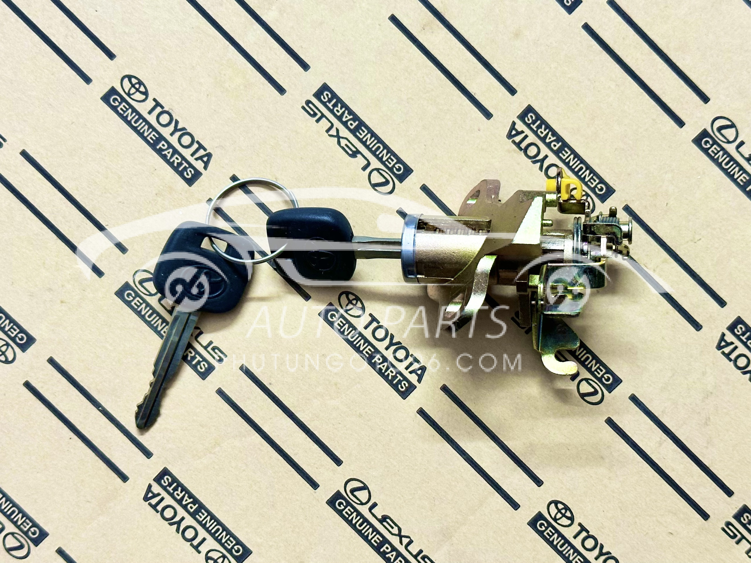 69055-06040 Khóa cốp hậu Camry