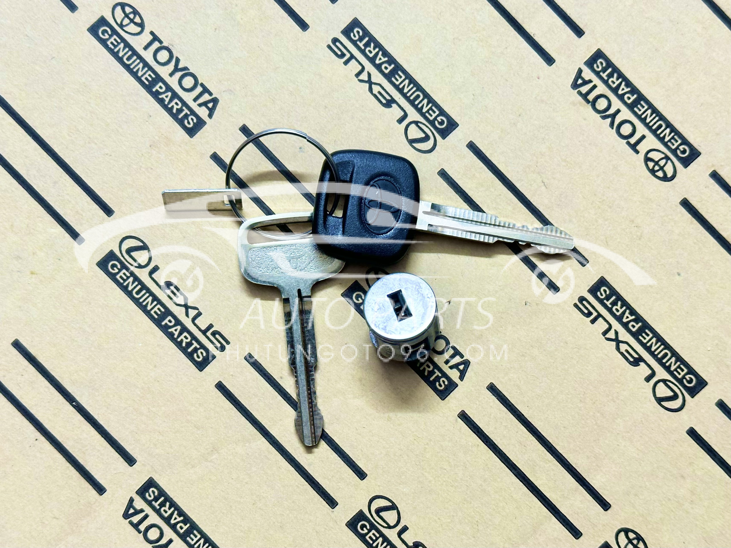 69056-0K010 Ổ khóa cốp phụ Innova, Hilux, Fortuner