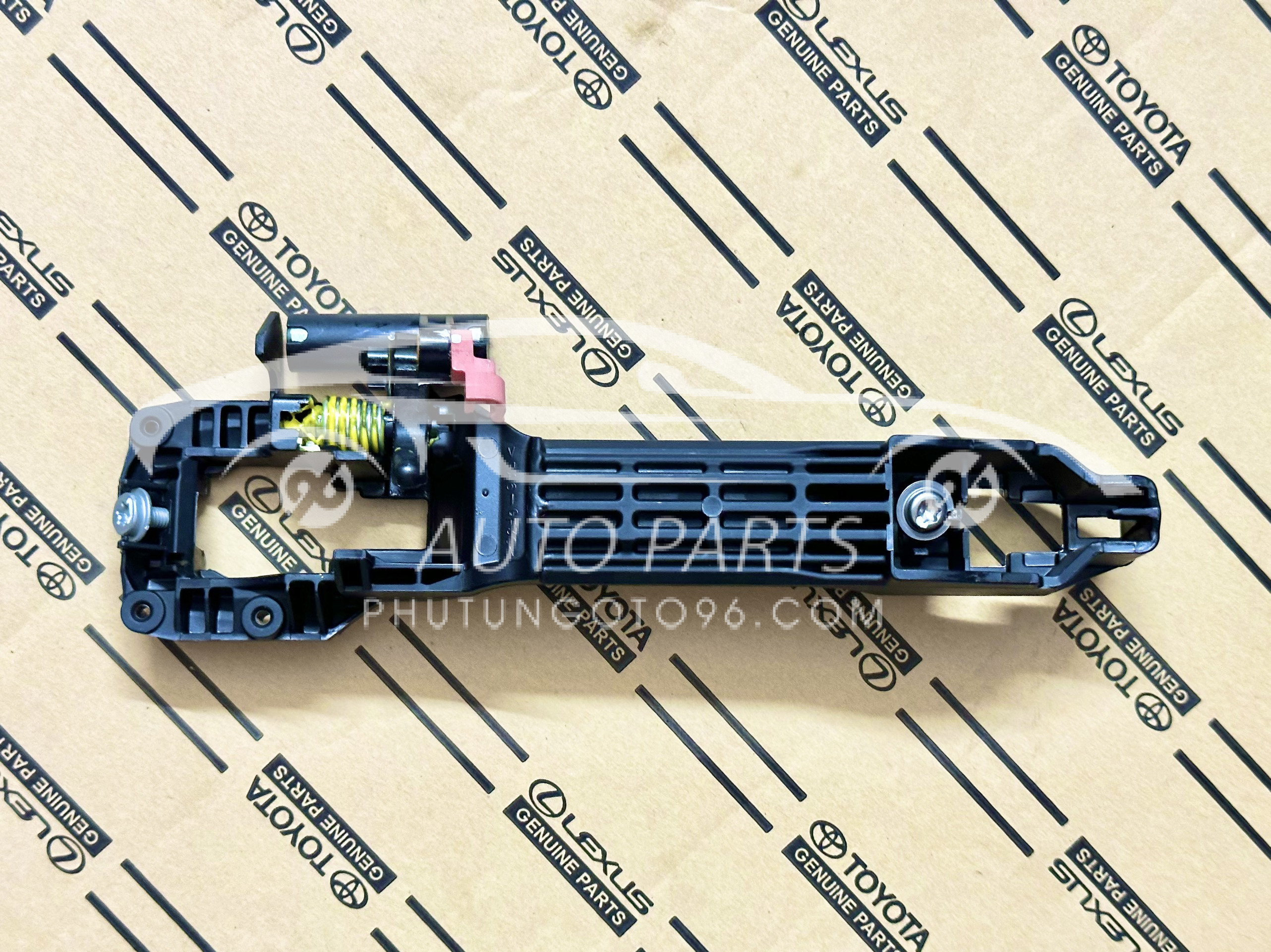 69202-0K010 Xương bắt tay mở cửa trước Innova 2006-2016 LH