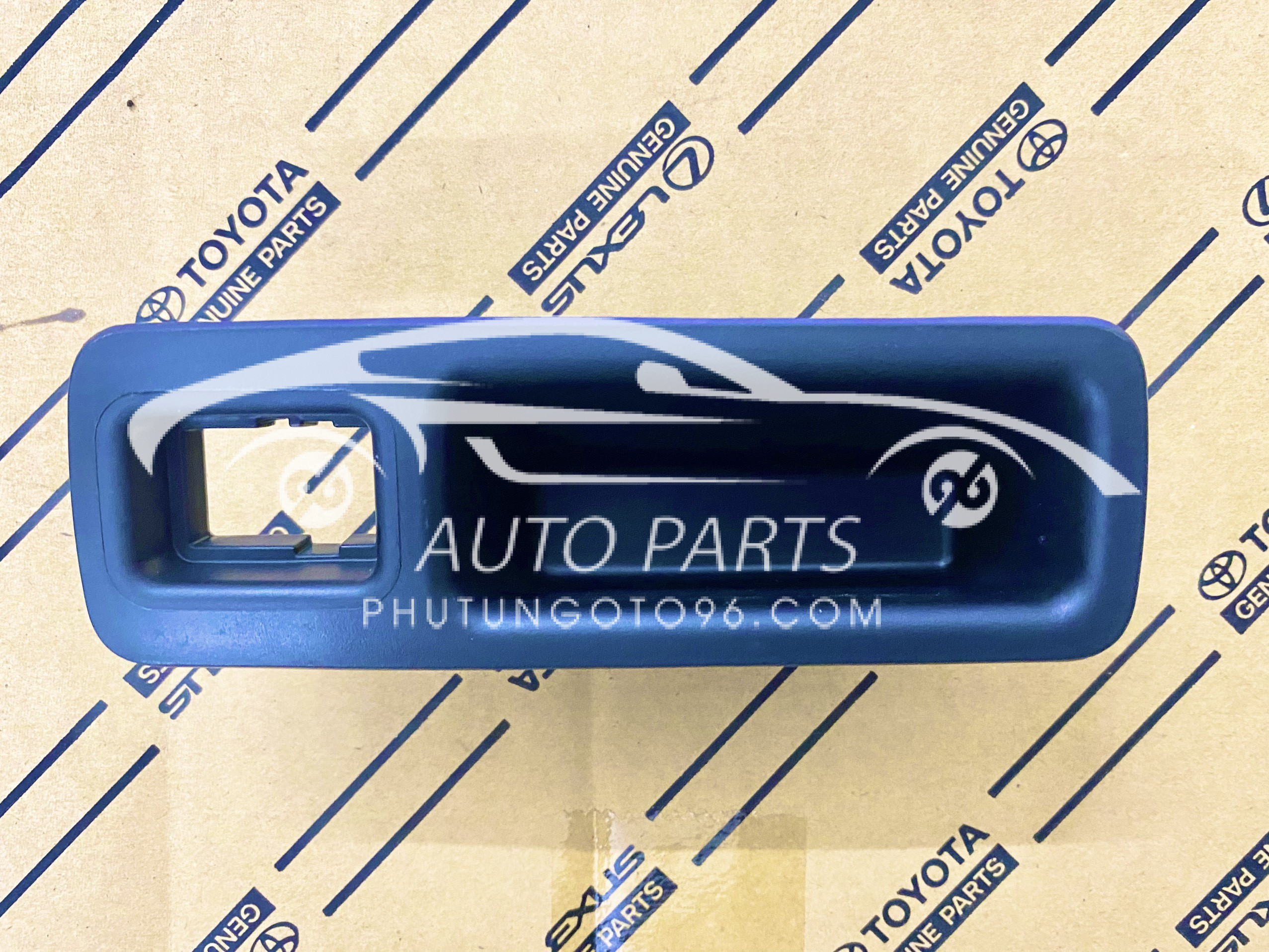 69291-KK010-C0 Hốc tay mở cửa hậu Fortuner