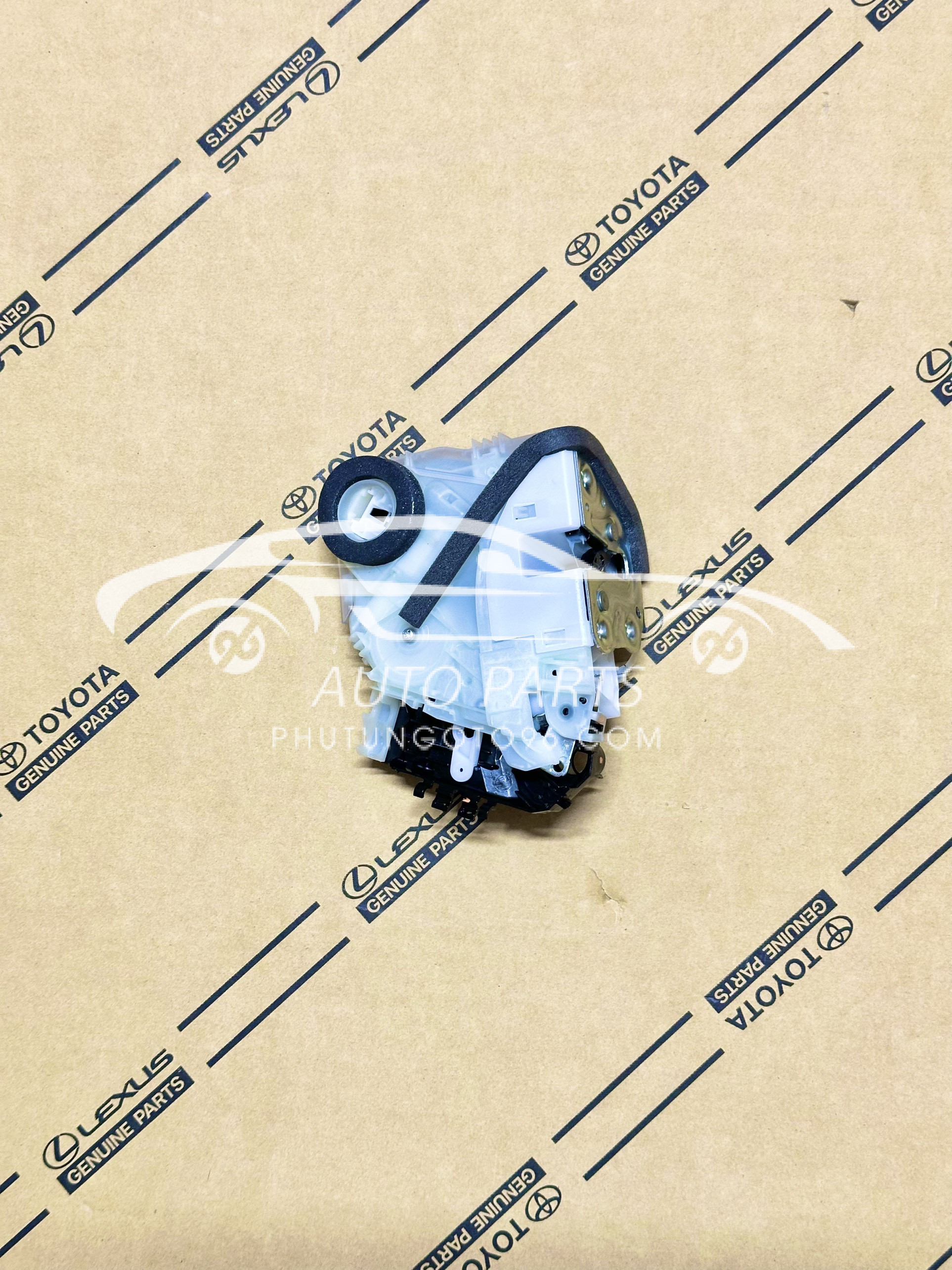 69310-BZ390 Khóa ngậm cửa trước Avanza Premio - Veloz Cross - Wigo 2023 RH