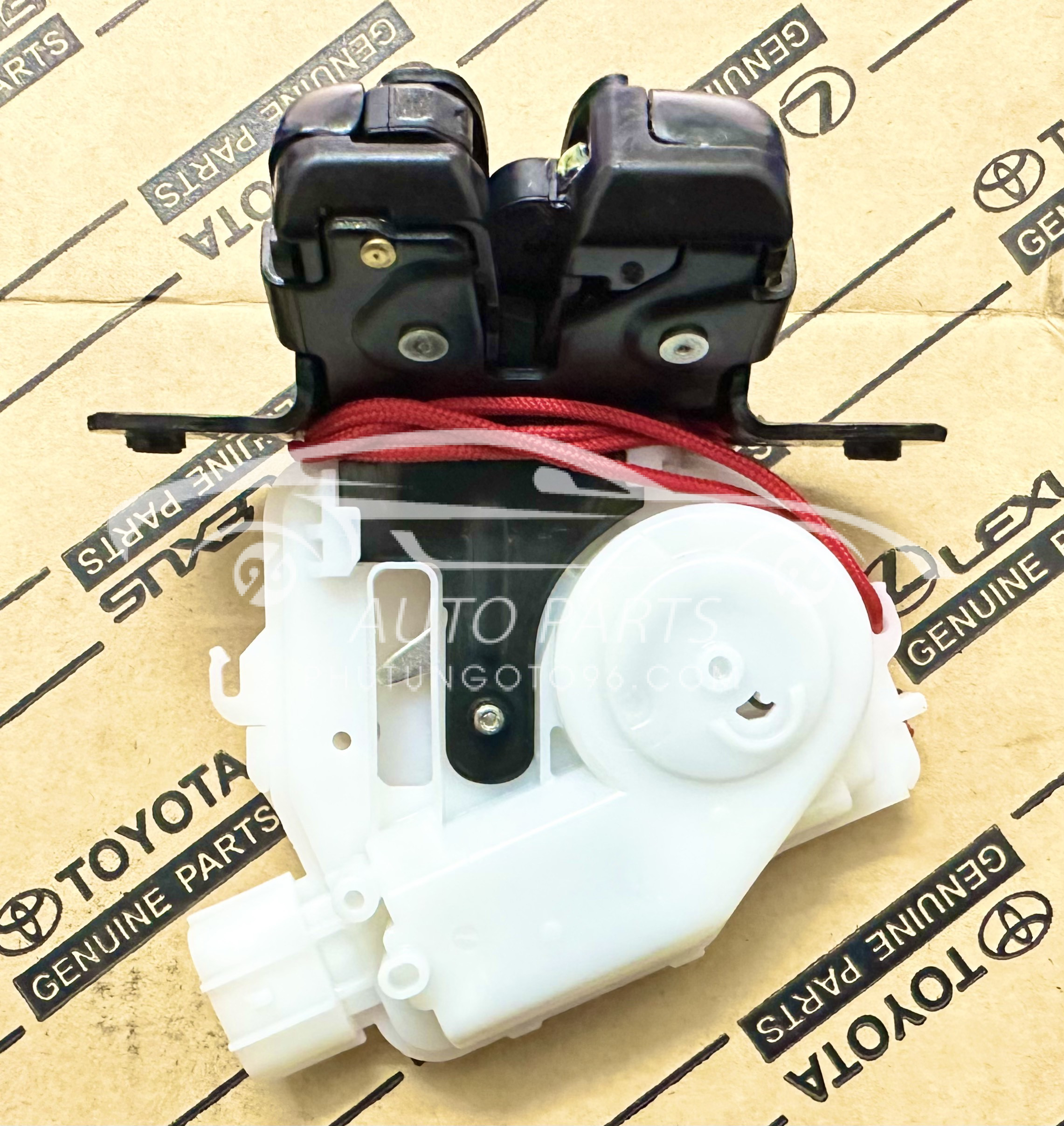 69350-0D180 Khóa ngậm cửa hậu Yaris