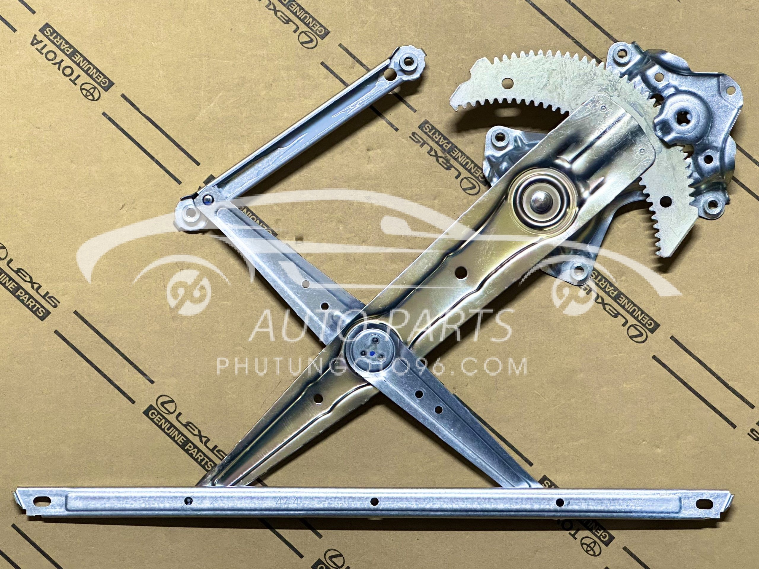 69801-0K140 Compa lên kính cửa trước Vios - Camry - Hilux - Fortuner 2017 RH