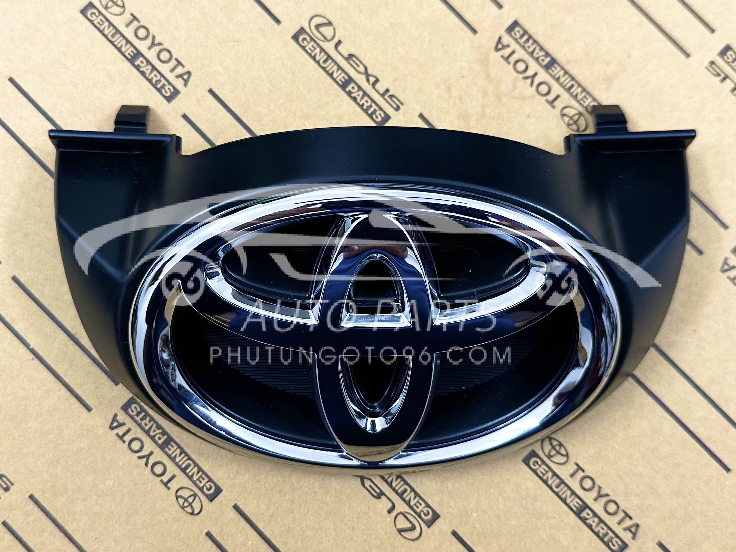 75301-0K010 Biểu tượng ca lăng Innova 2008-2012