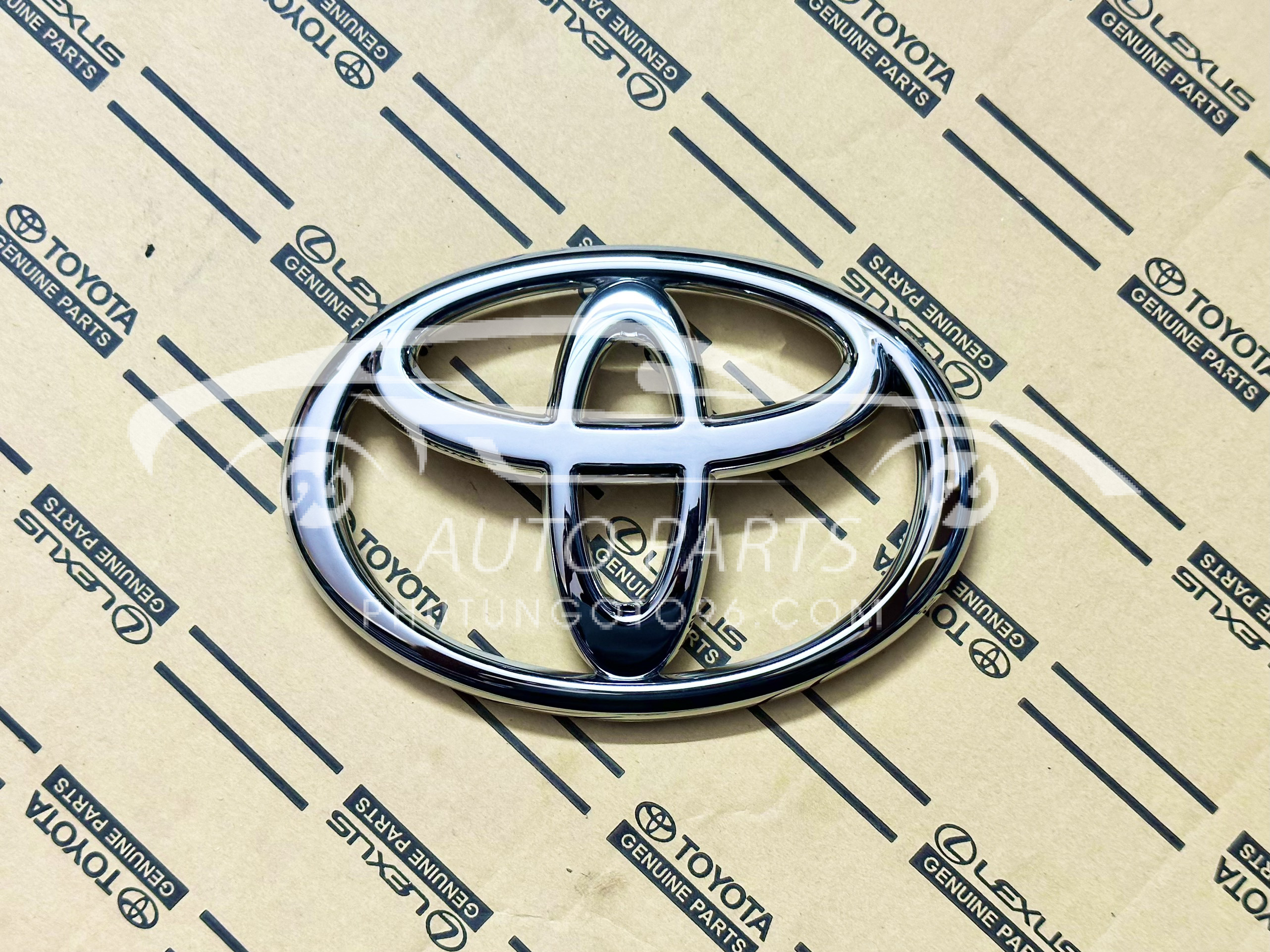 75311-0K010 Logo ca lăng Hilux, Fortuner 2008 -2012