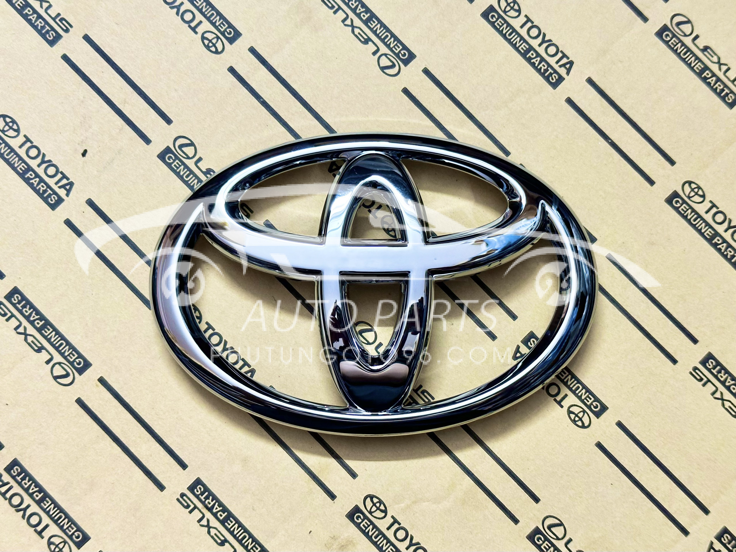 75311-0K040 Logo ca lăng Fortuner 2008-2016 VN