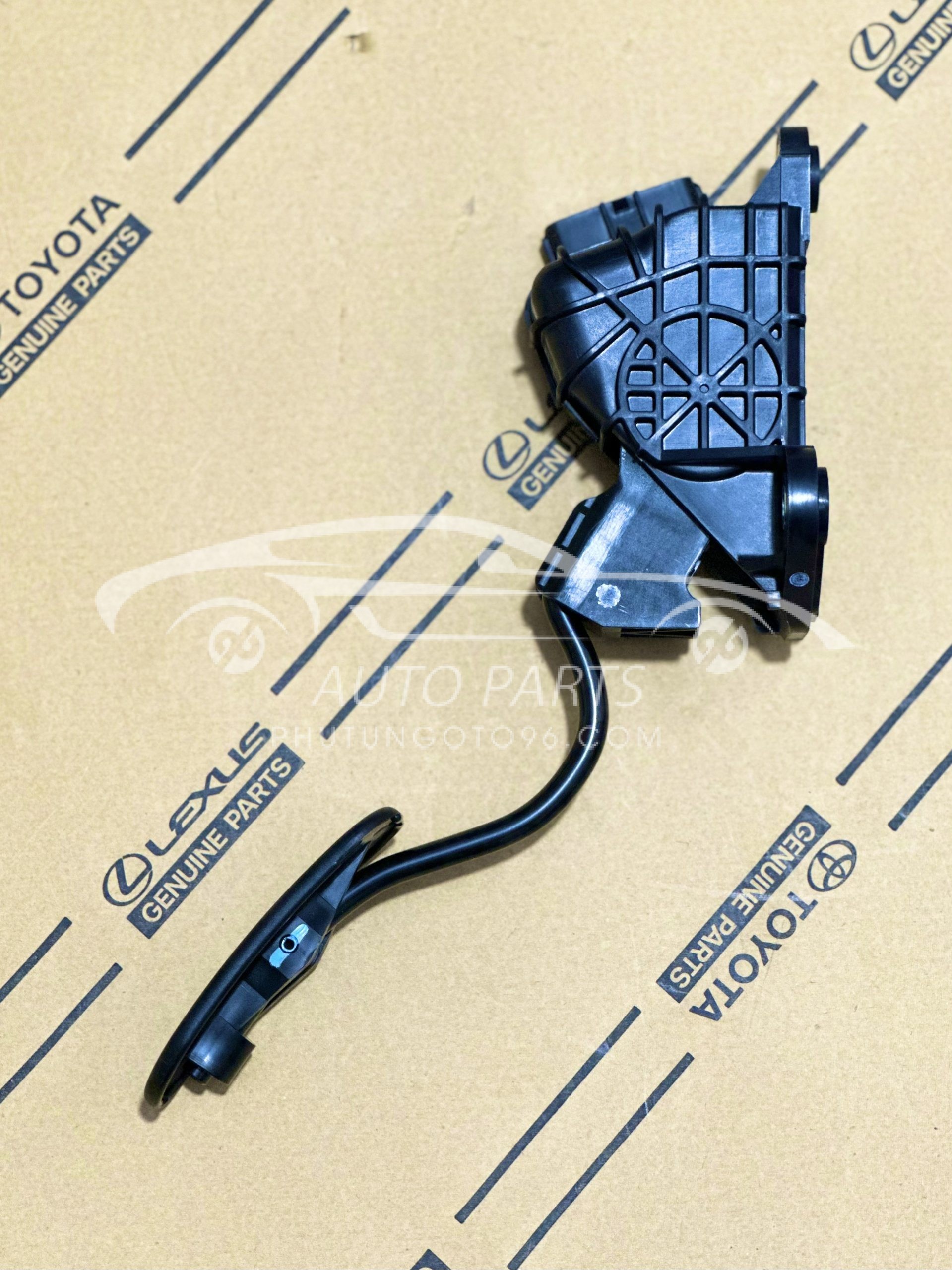 78120-0K011 Chân ga Innova - Hilux