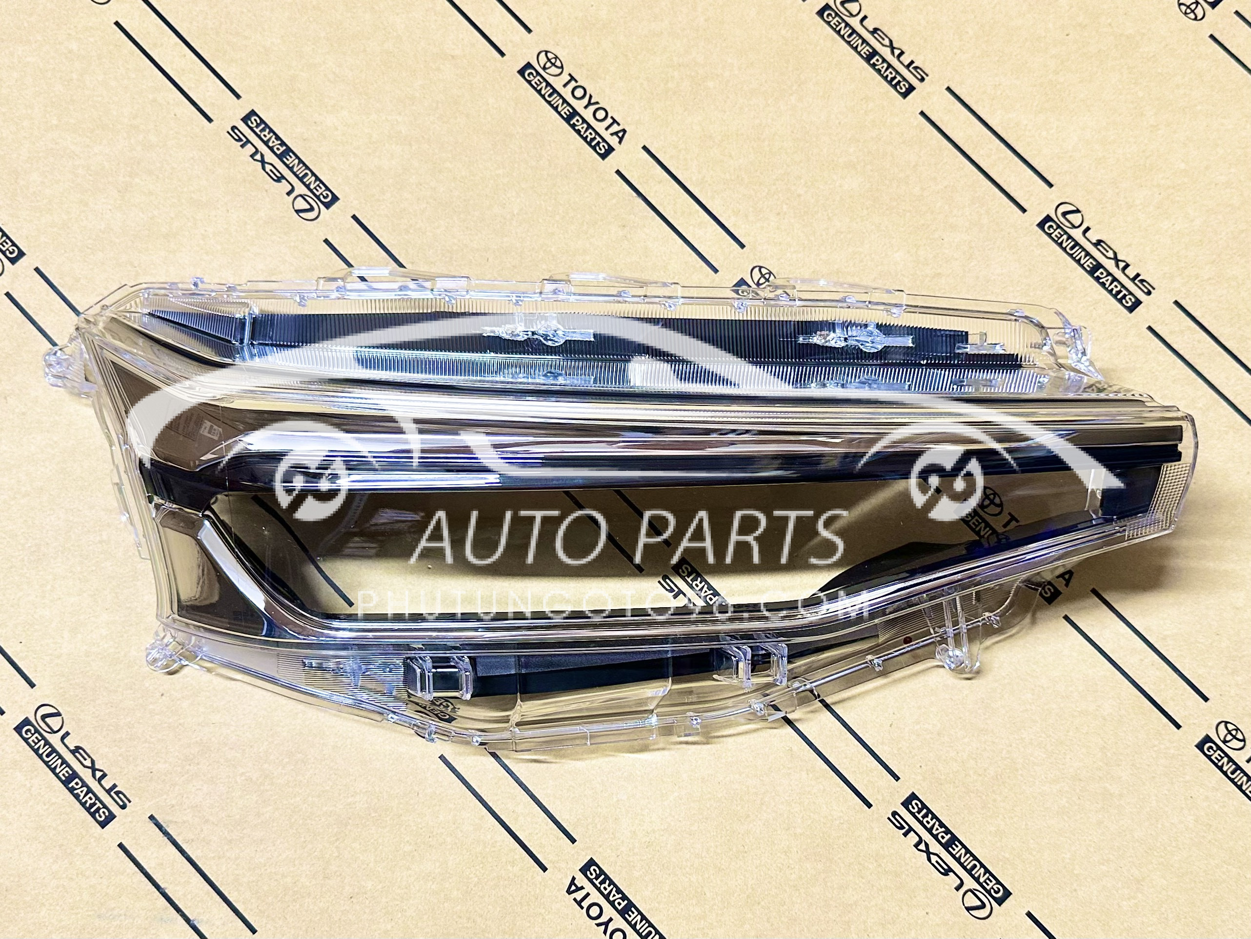 8110A-BZ090 Mặt đèn pha Avanza Premio 2022 RH