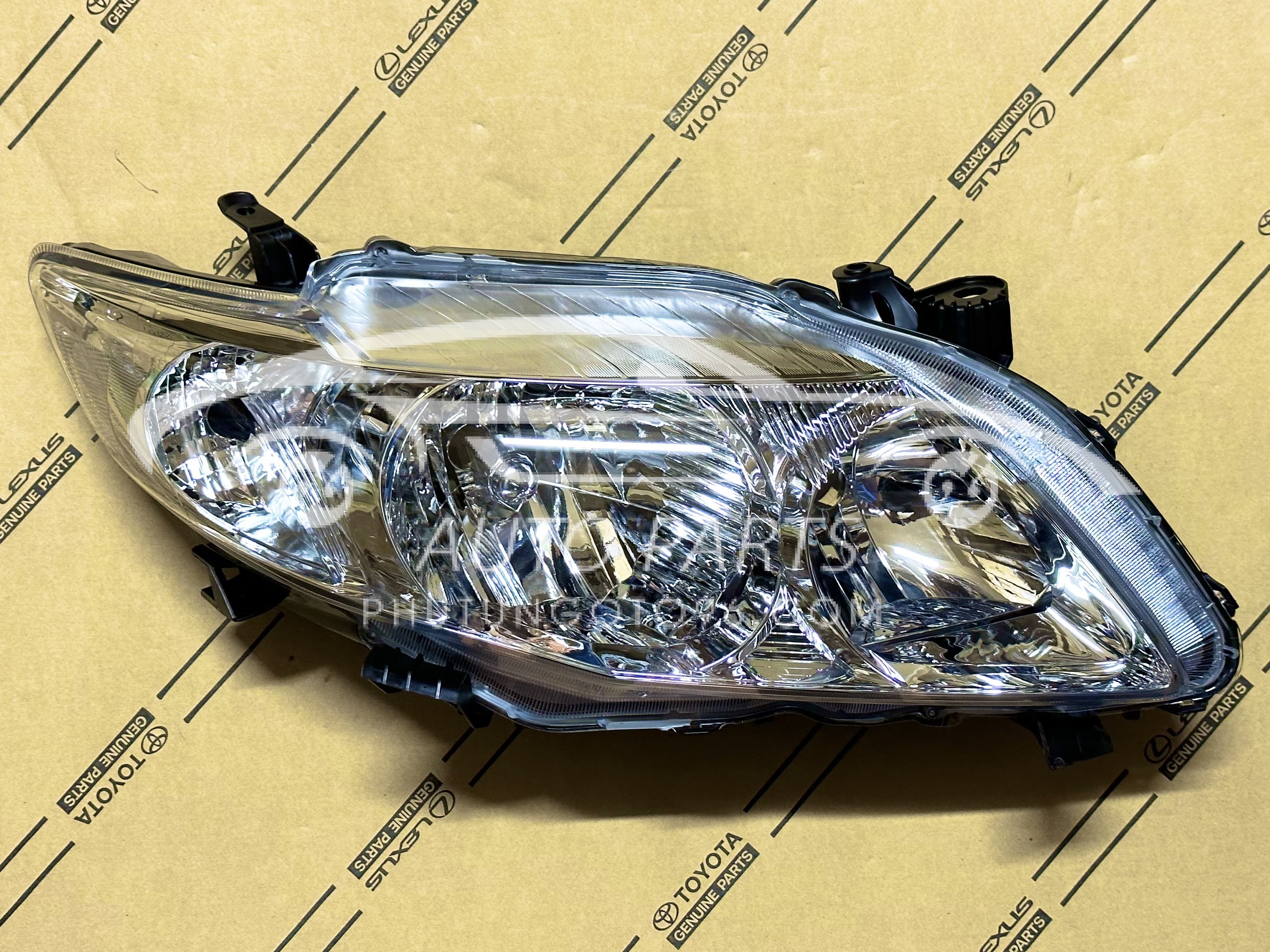 81130-02720 Đèn pha Altis 1.8 2008-2010 RH