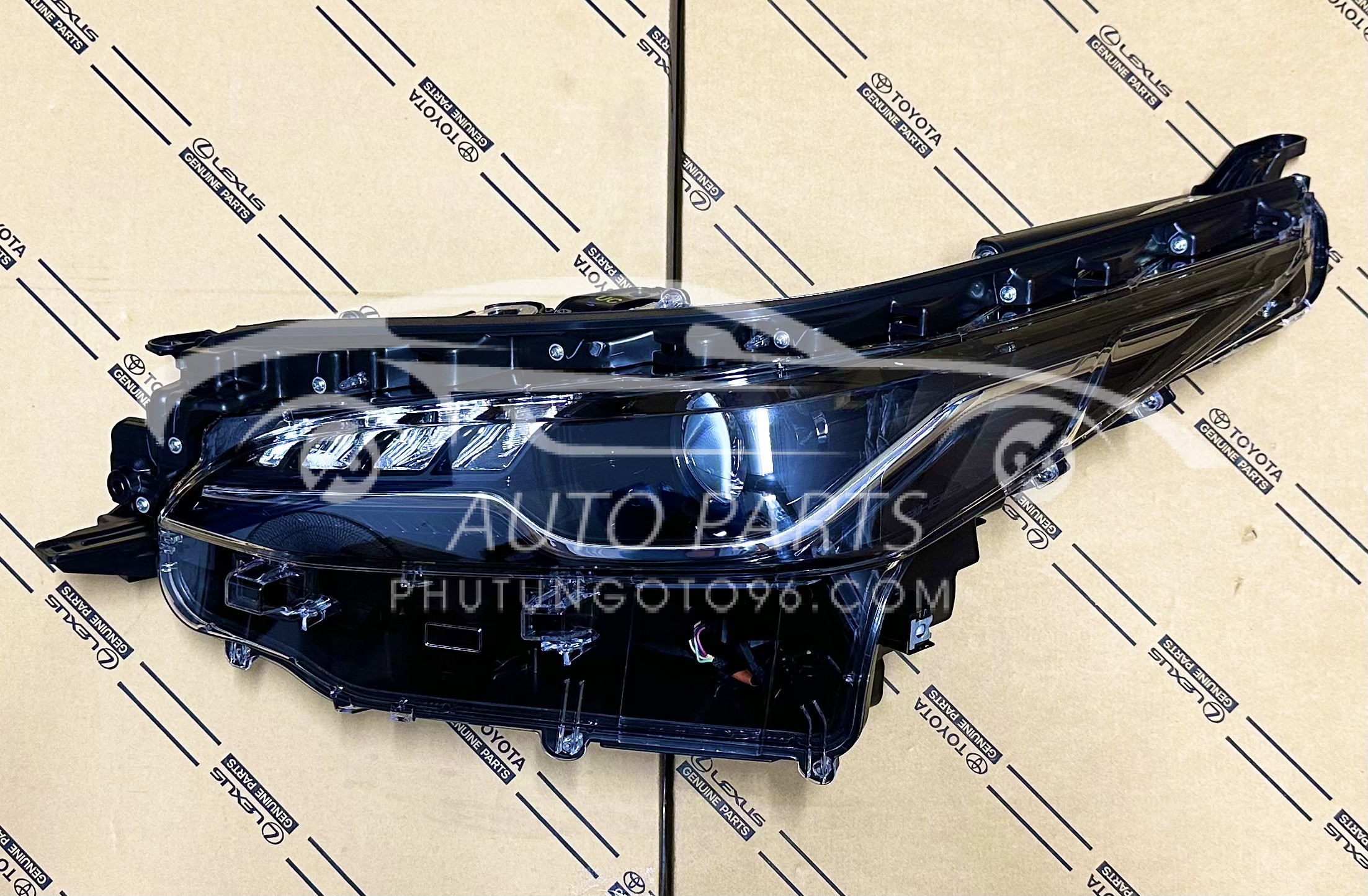 81150-0KM20 Cụm đèn pha Fortuner 2021 LH