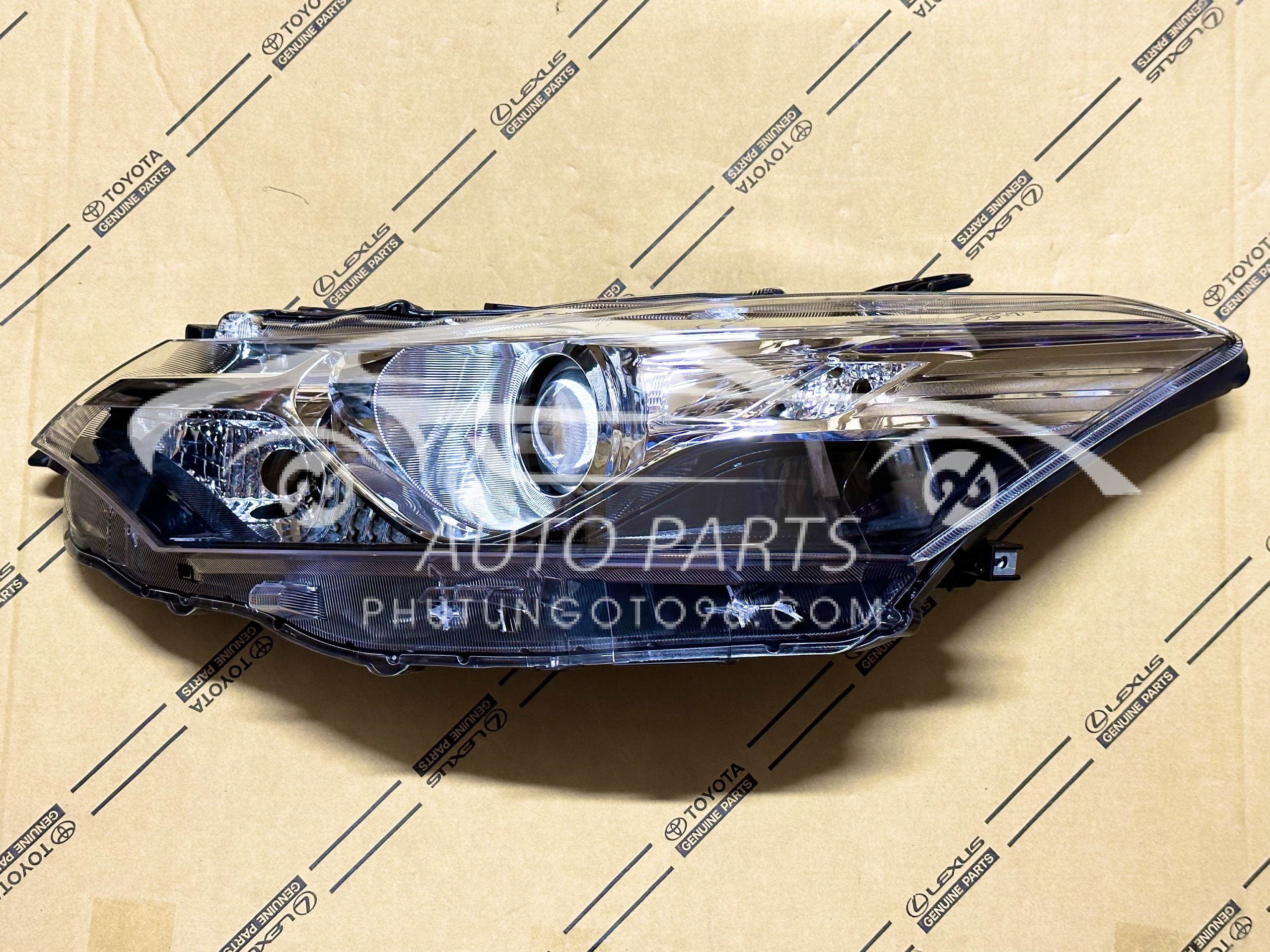 81170-0D741 Đèn pha Vios 2014-2017 LH (Xenon)