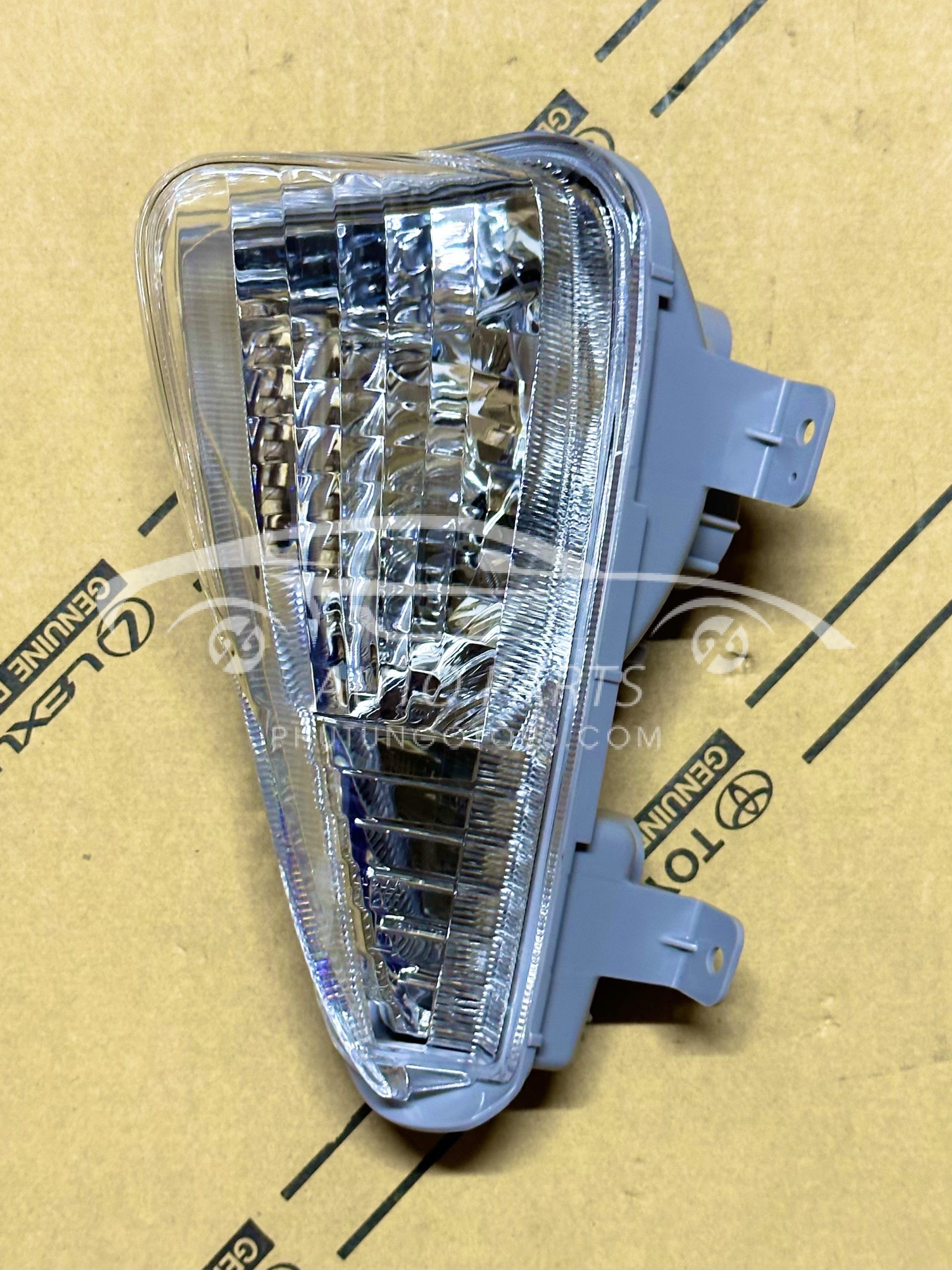 81521-06070 Đèn xi nhan Camry 2016-2018 / Innova 2022 LH