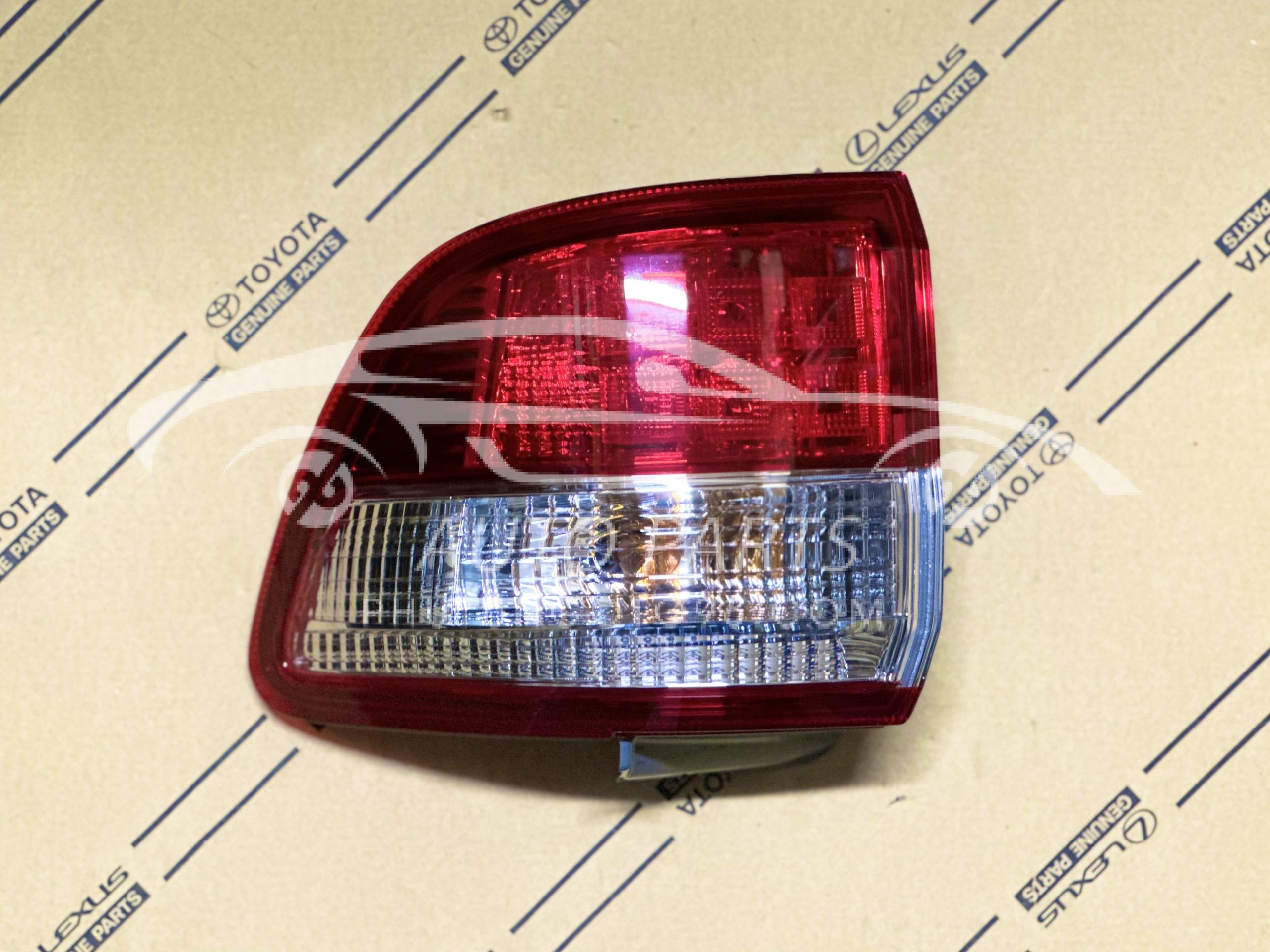 81550-0K110 Đèn hậu ngoài Fortuner 2008-2011 VN RH