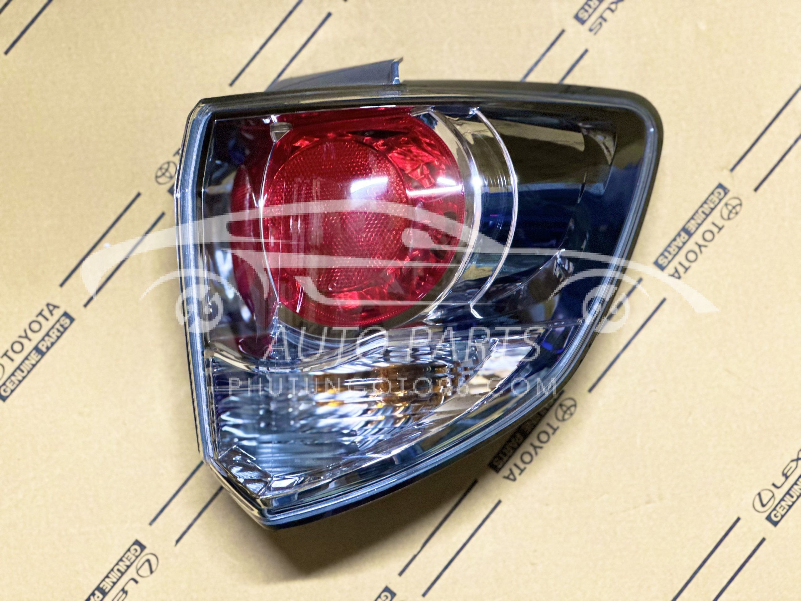 81550-0K190 Đèn hậu ngoài Fortuner 2012 RH