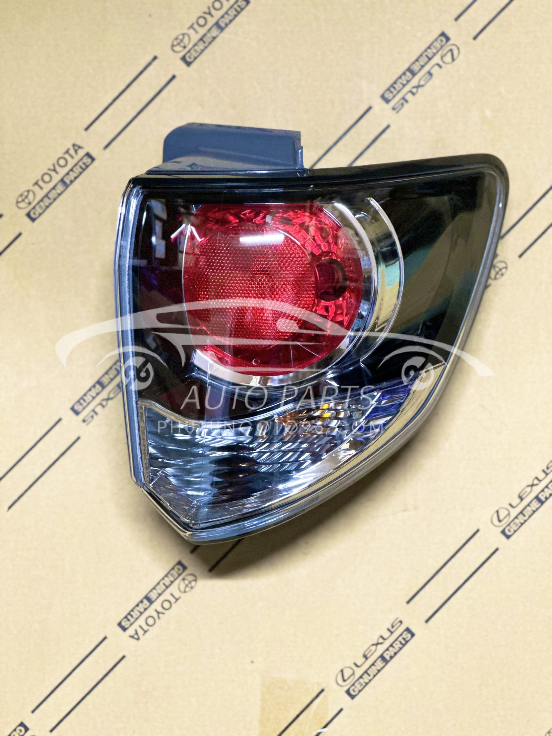 81550-0K400 Đèn hậu ngoài Fortuner 2015 RH