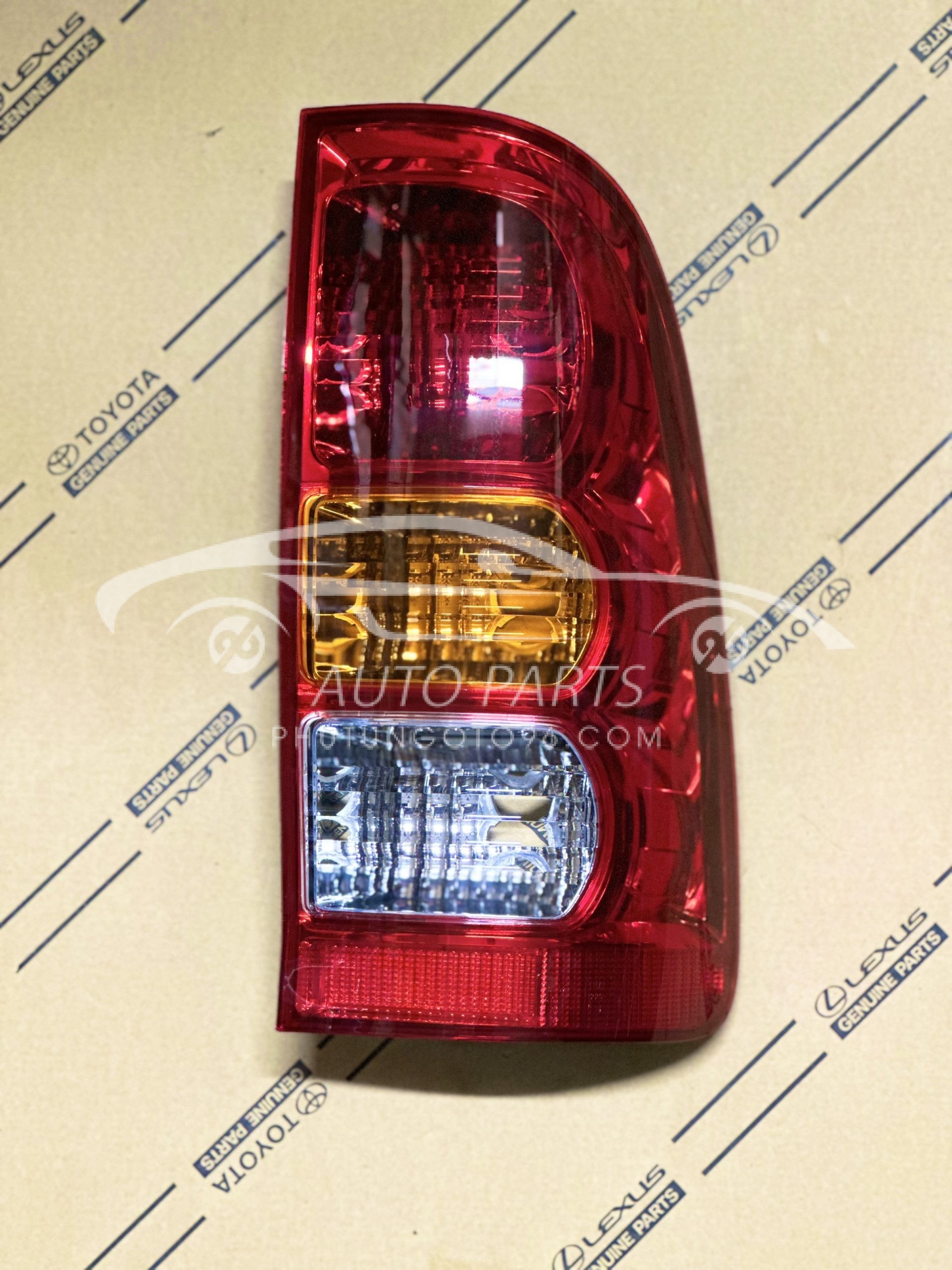 81551-0K010 Đèn hậu Hilux 2006-2010 RH