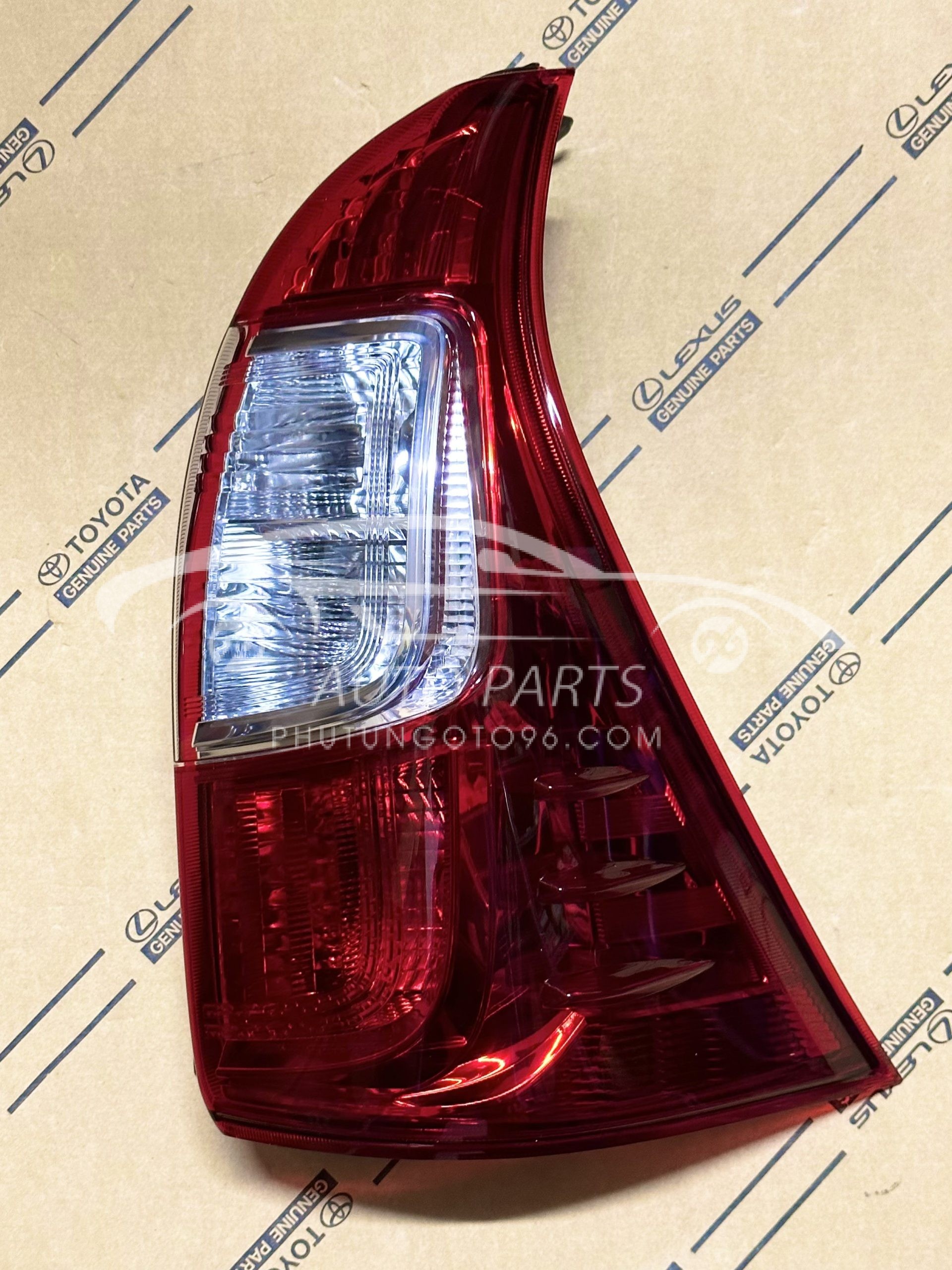 81551-BZ240 Đèn hậu Avanza 2015-2018 RH