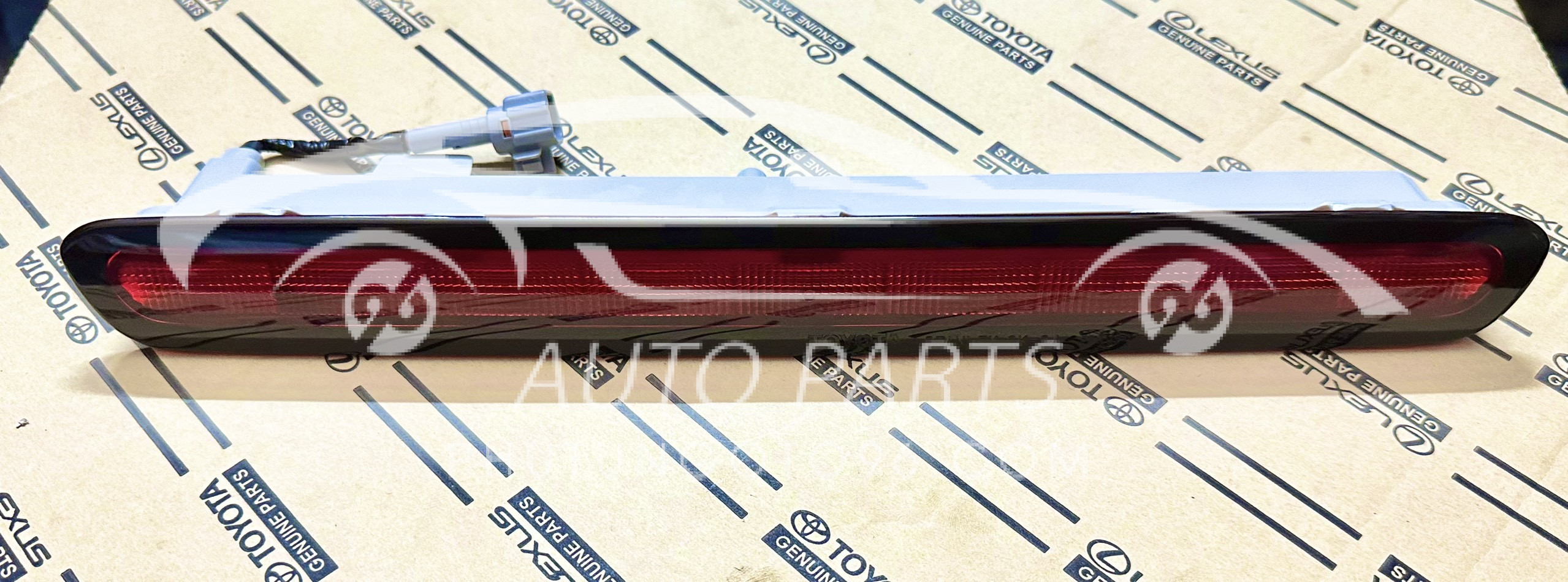 81570-0K100 Đèn trên cửa thùng sau Hilux 2015-2021