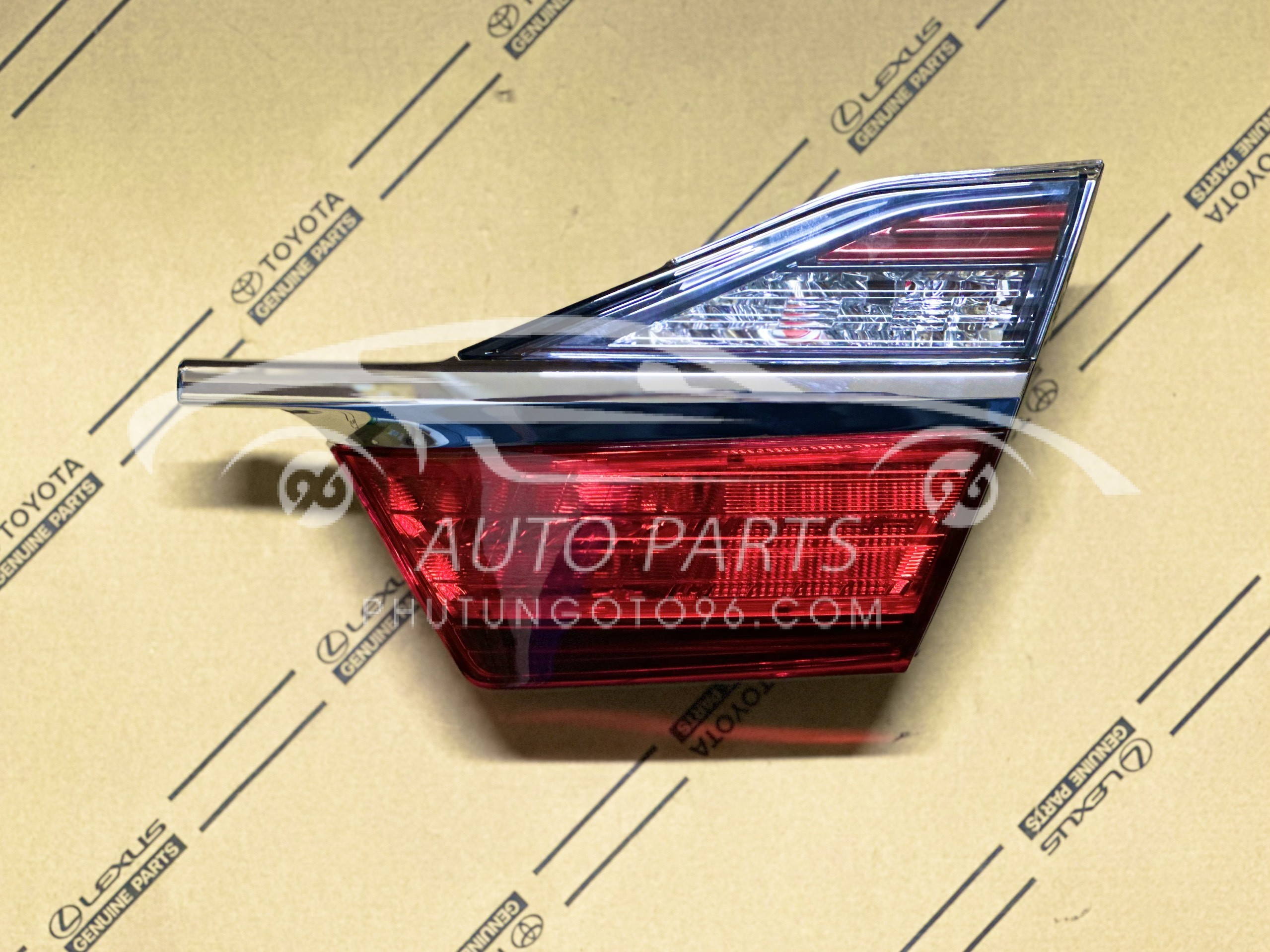 81581-06580 Đèn hậu trong Camry Việt Nam 2016-2018 RH