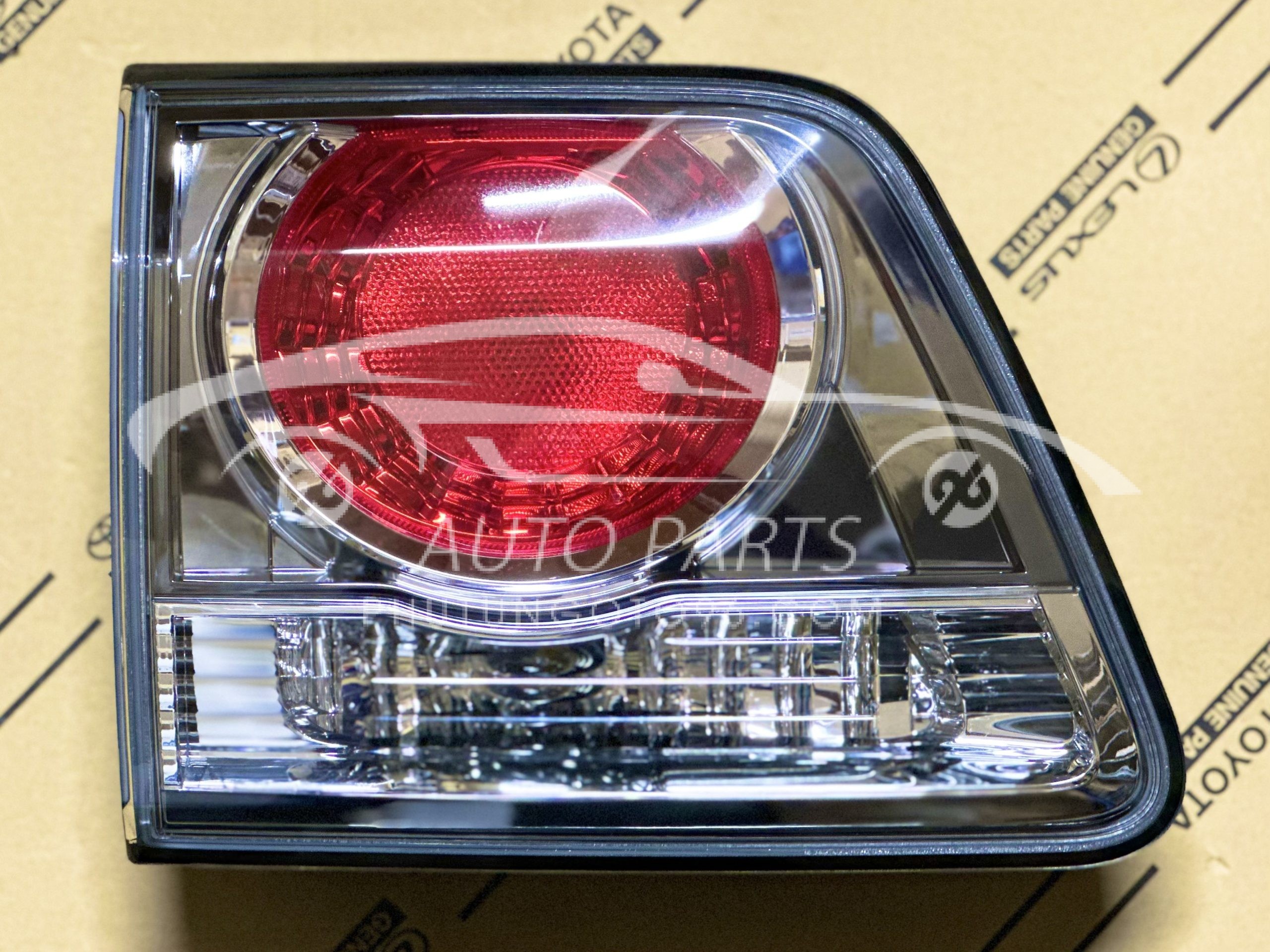 81590-0K030 Đèn hậu trong Fortuner 2012 LH